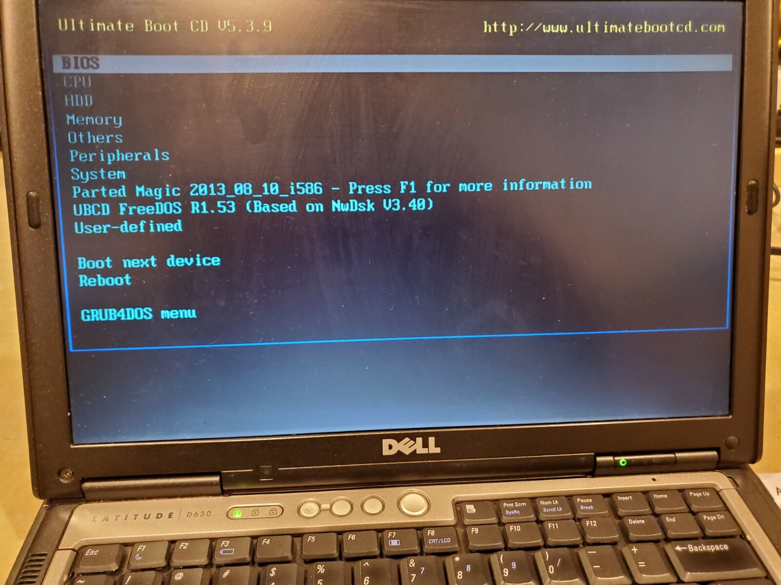 Ultimate Boot CD Bootable Diagnostic Rescue Tools Windows/Linux 16G USB Stick