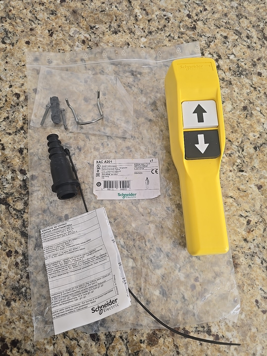 Brand New Schneider Electric XACA201 Pendant Station  