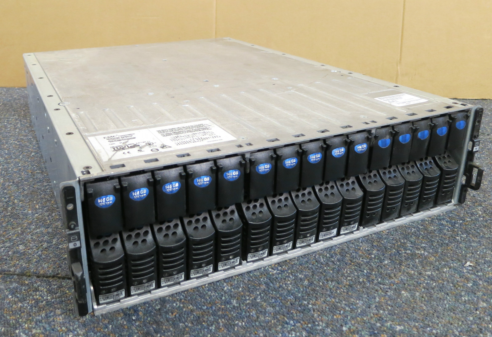 EMC Dell KAE Storage Array W4572 005048494 + 10x 146GB 2x Controllers 2x PSU