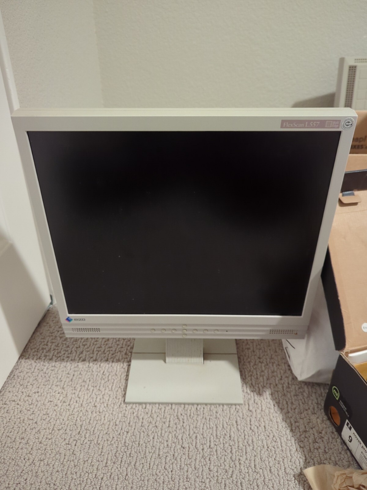 eizo flexscan L557 17 inch Hardly Used