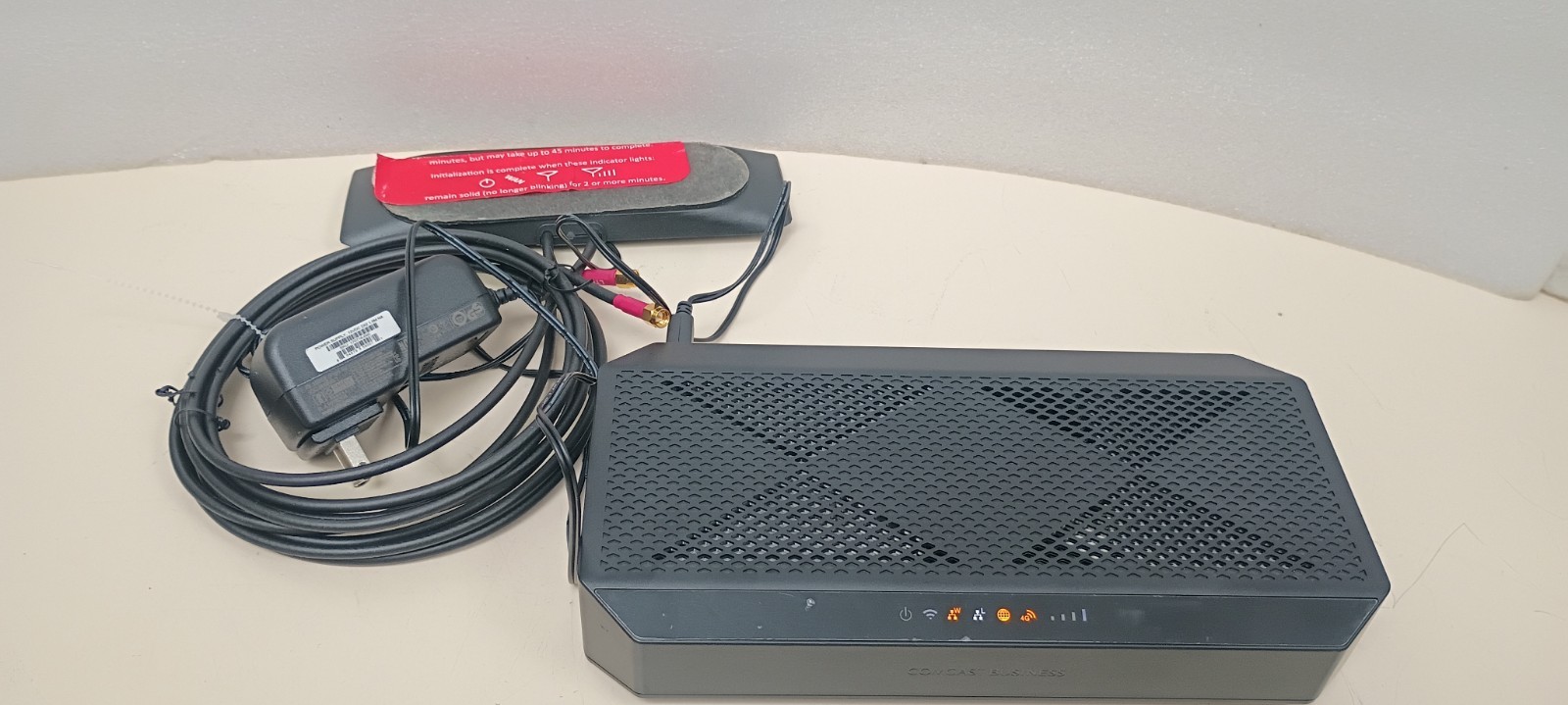 Cradlepoint E110-C4D Router & Battery-Comcast Business E100/110-CP2 S5A036A