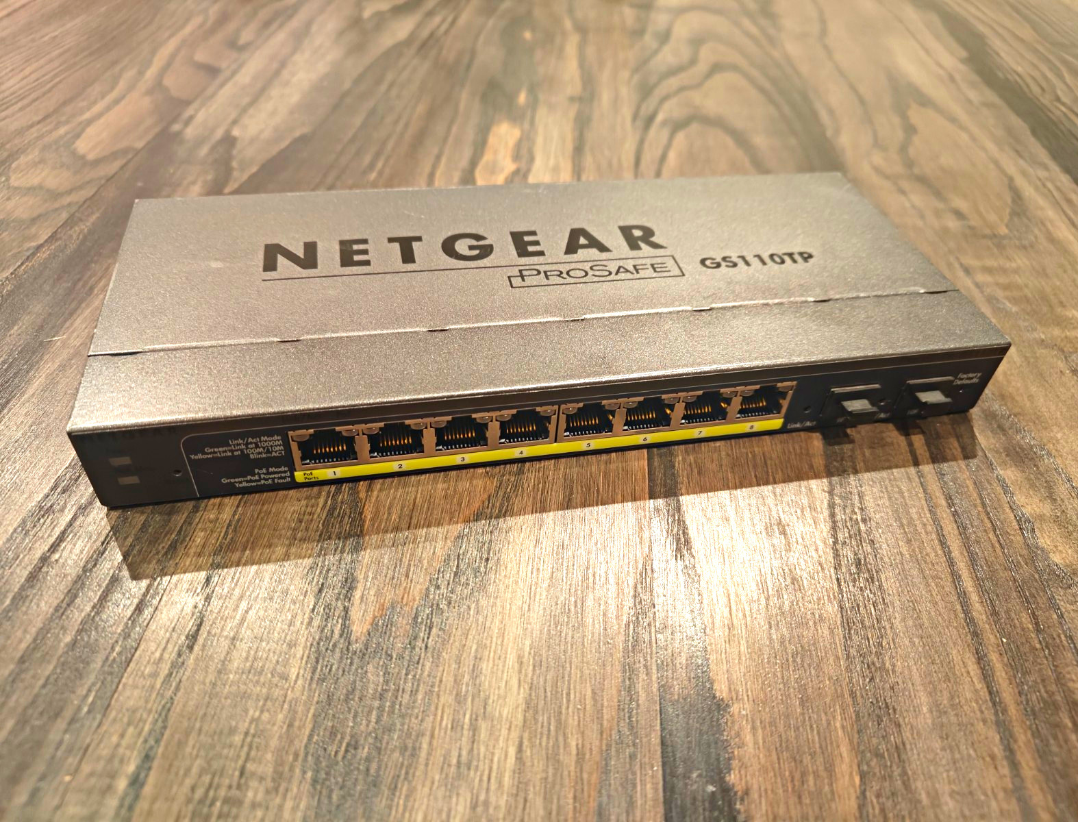 NETGEAR ProSafe GS110TP 8-Port Gigabit Smart Switch PoE SFP with power
