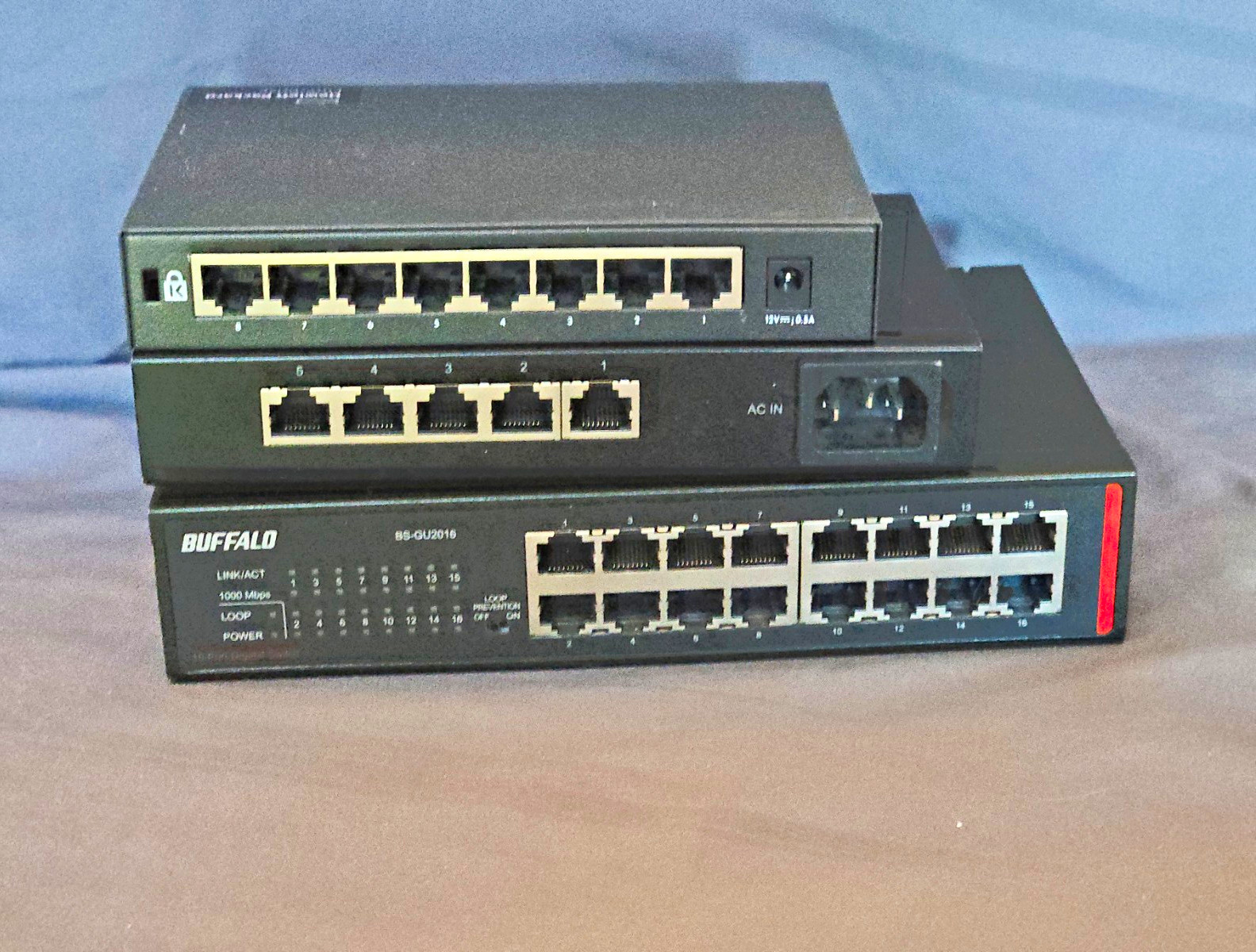 Lot of 3 Gigabit Network Switches - HPE OfficeConnect 1420 8G & Buffalo (16P/5P)