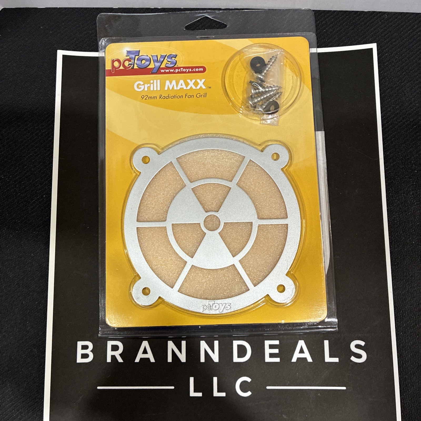 pcToys Grill Maxx 92mm Fan Grill With Screws Brand New (Radiation)