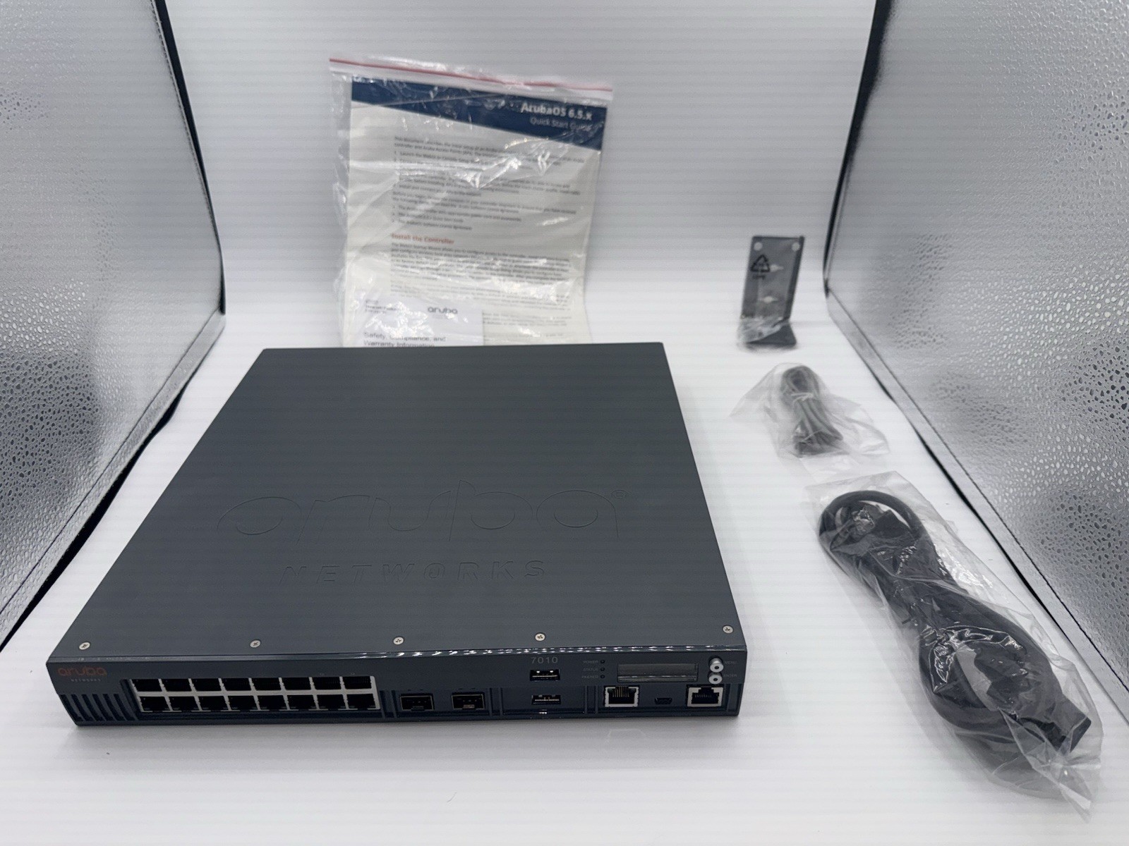 HPE Aruba 7010 16 Port Rack Mountable Switches - JW679A