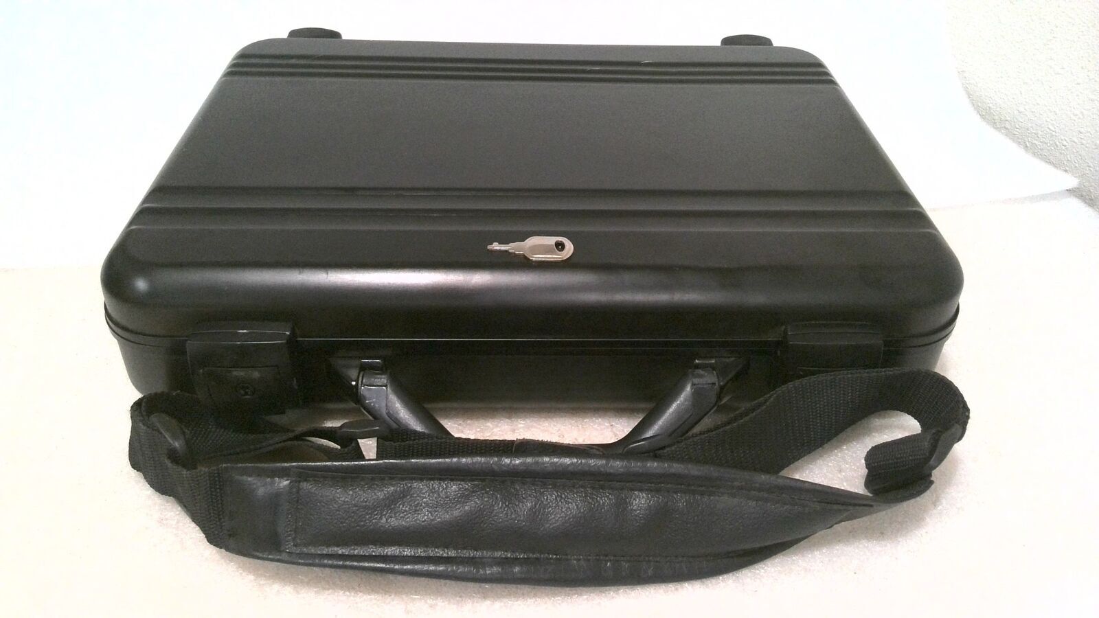 MATIAS LAPTOP ARMOR, BLACK ALUMINUM SLIM 14-17" STRONG LIGHTWEIGHT LAPTOP CASE