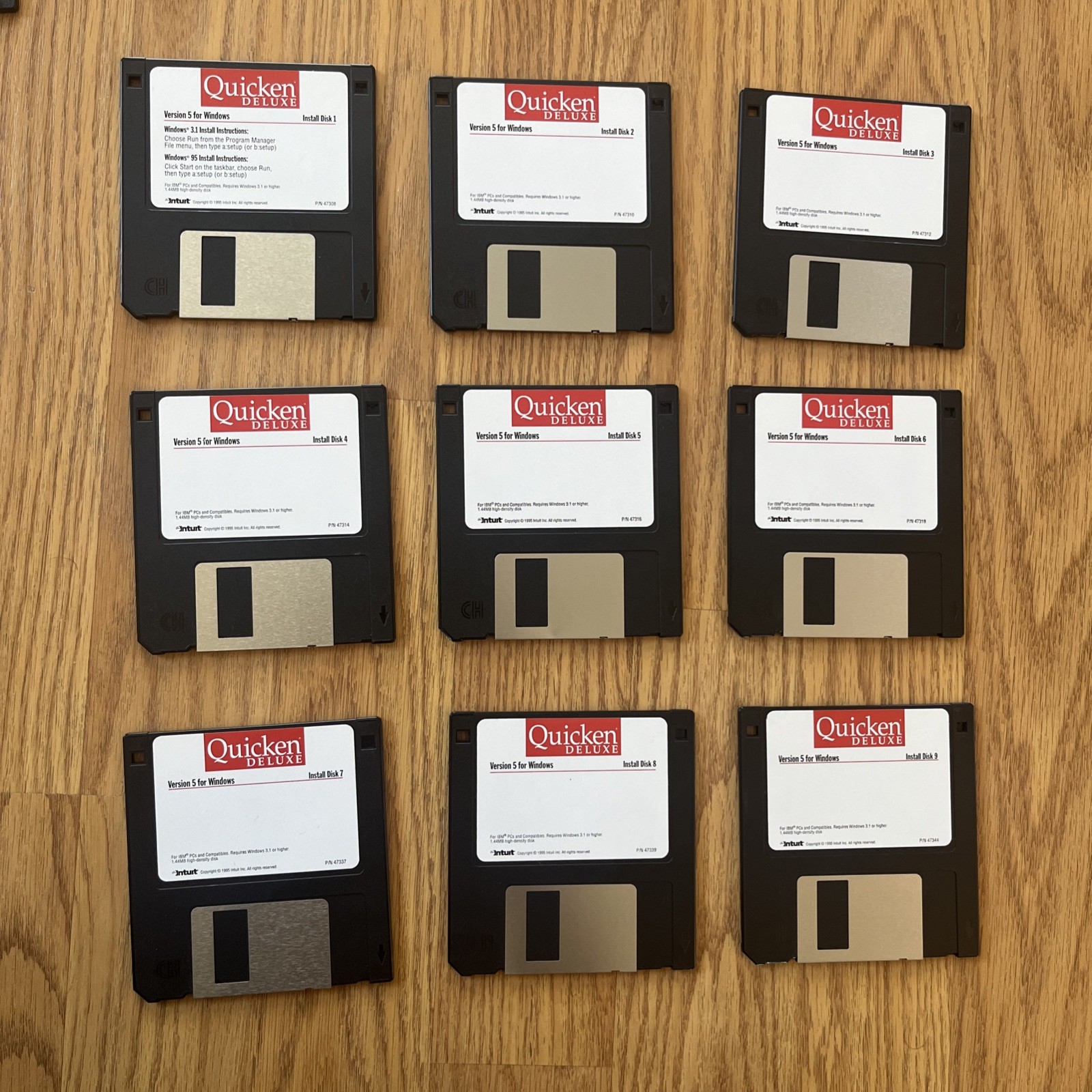 Vintage Quicken Deluxe Version 5   For Windows 3.1 (3.5 Floppy Disks )