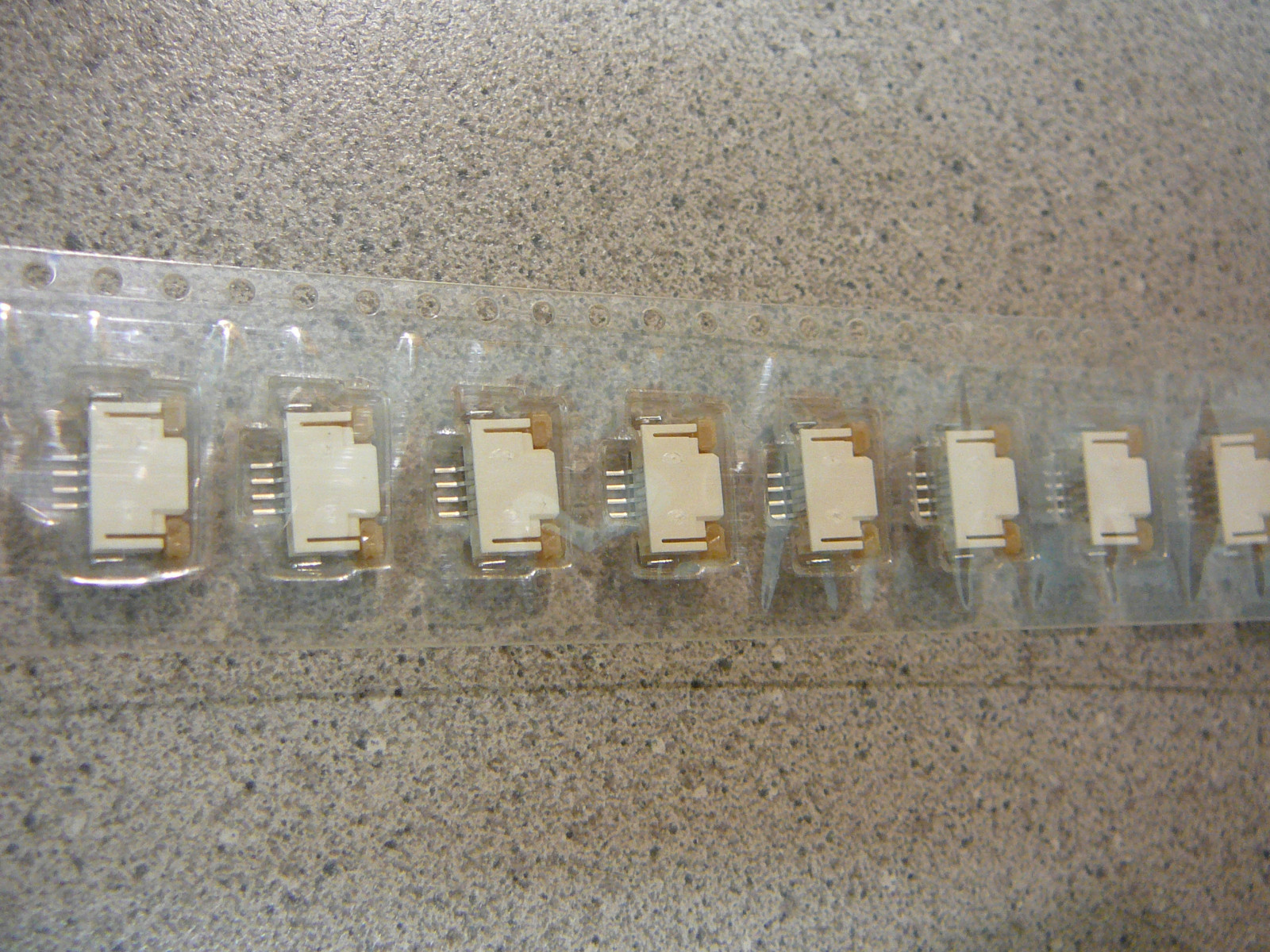 MOLEX FFC/FPC 4-Pos 1 mm R/A SMD Connector **NEW** Qty.5