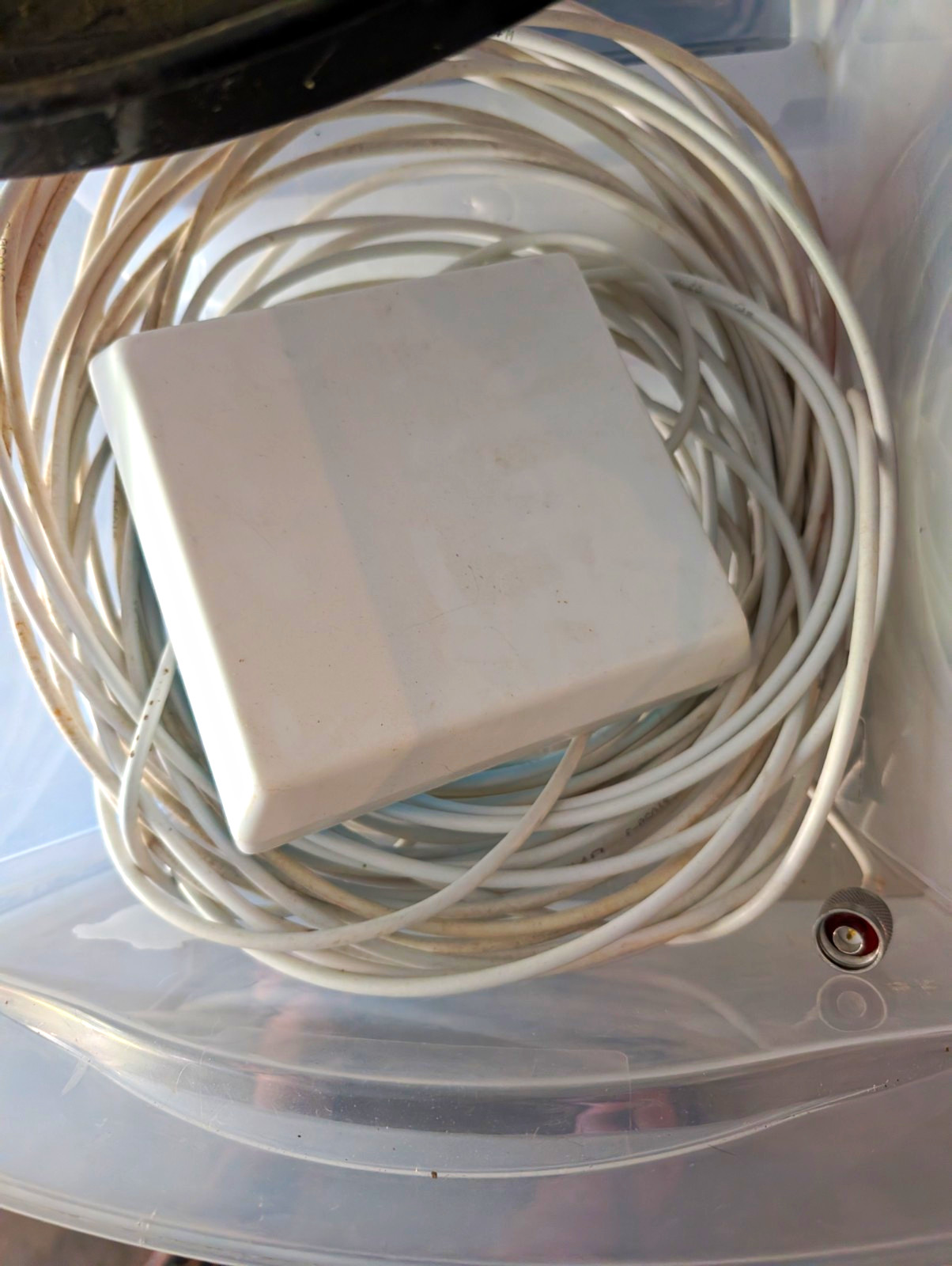 Indoor Panel Antenna White 600-960MHz / 1710-2700MHz Frequency Bands