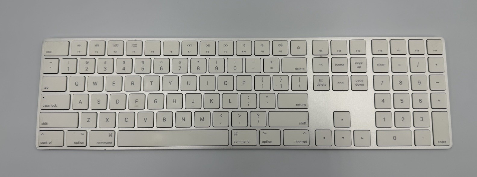 Apple Magic Keyboard A1843 Full Size w/ Numeric Keypad - White Working Condition