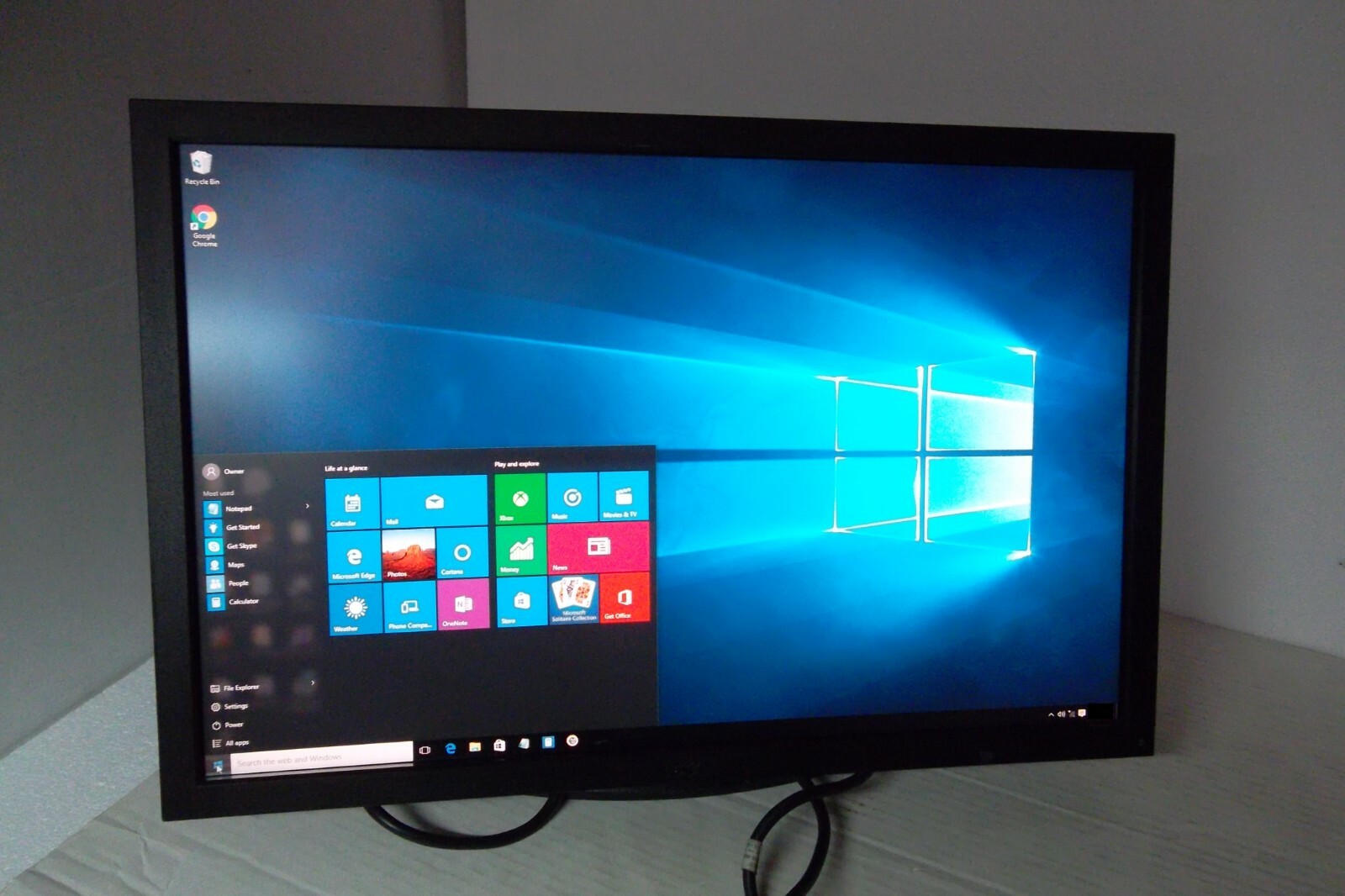 Dell 24" U2410f UltraSharp LCD Monitor 1080p DVI HDMI 4-Port USB Hub U2410 C592M