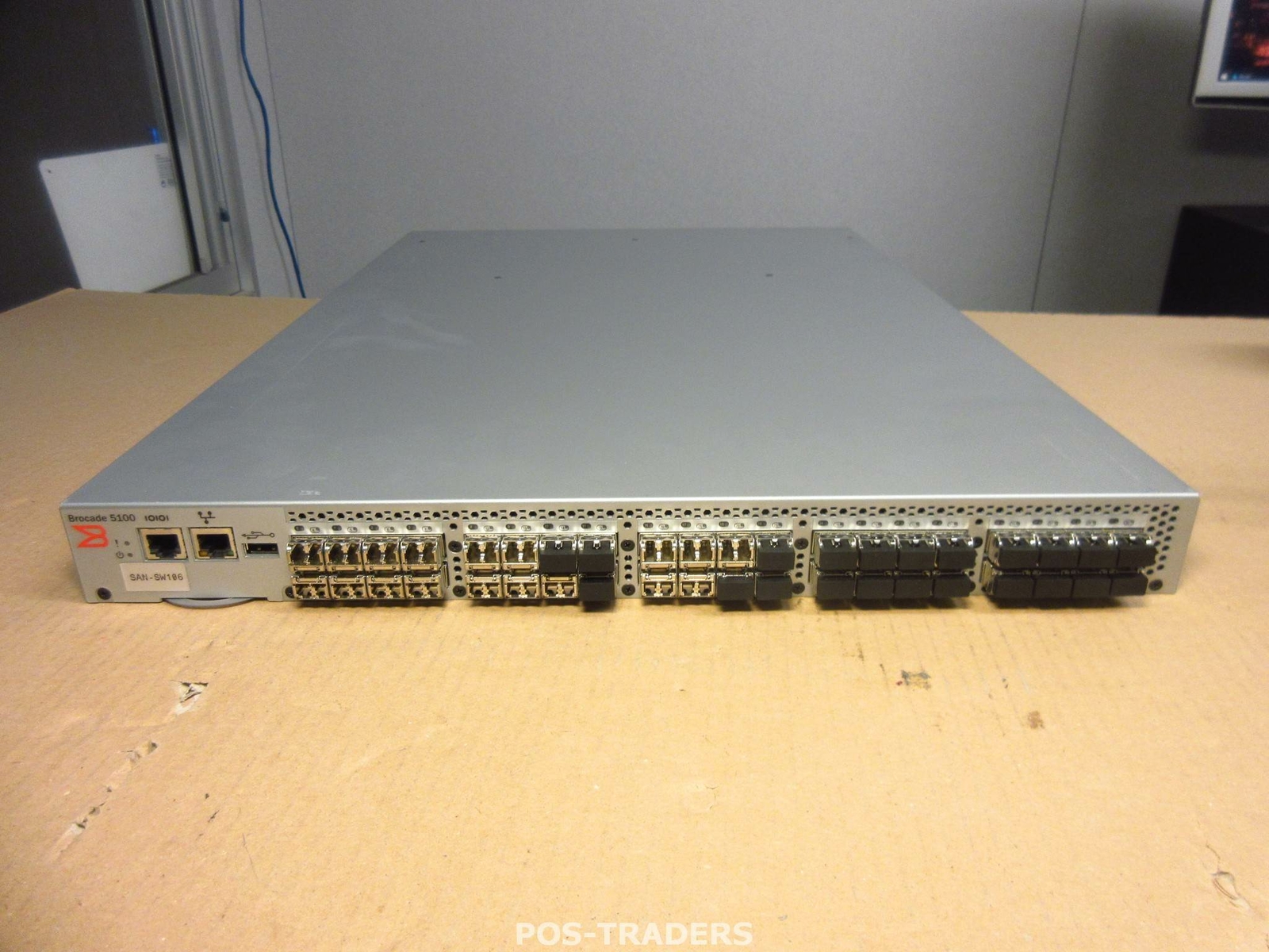 Brocade BR-5140-0008 5100 Switch 40x 8Gb Fibre Ports Channel - INCL 40x 8GB SFPS