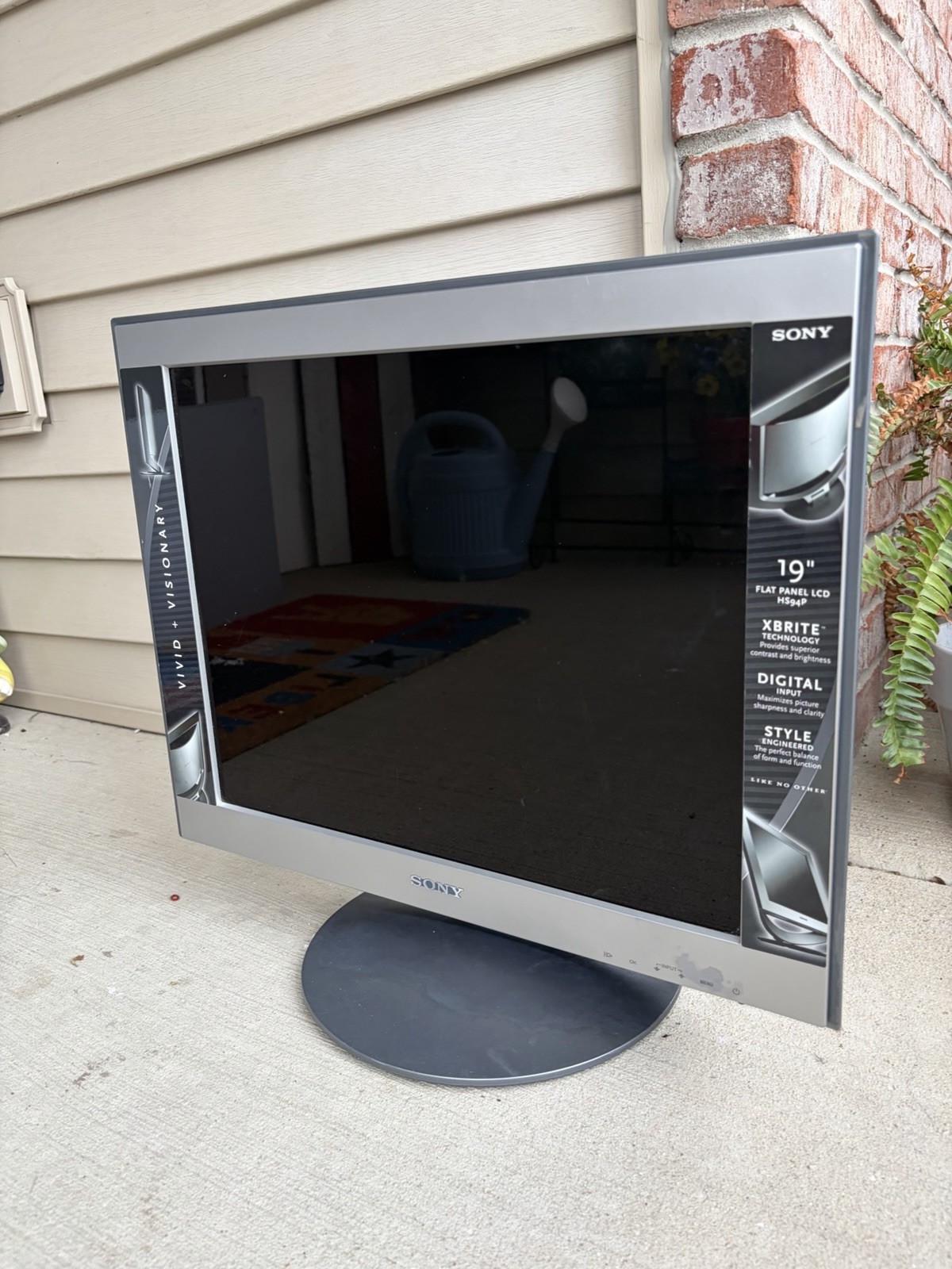 Sony SDM-HS94P 19” TFT LCD Color Computer Display Monitor Tilt Swivel