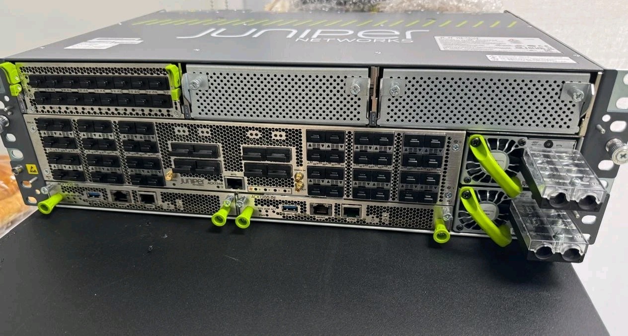 Juniper ACX7348-BASE                Dual DC power