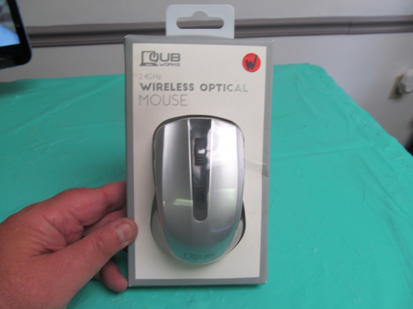 QUB by Vivitar 2.4GHz Wireless Optical Mouse Silver NEW