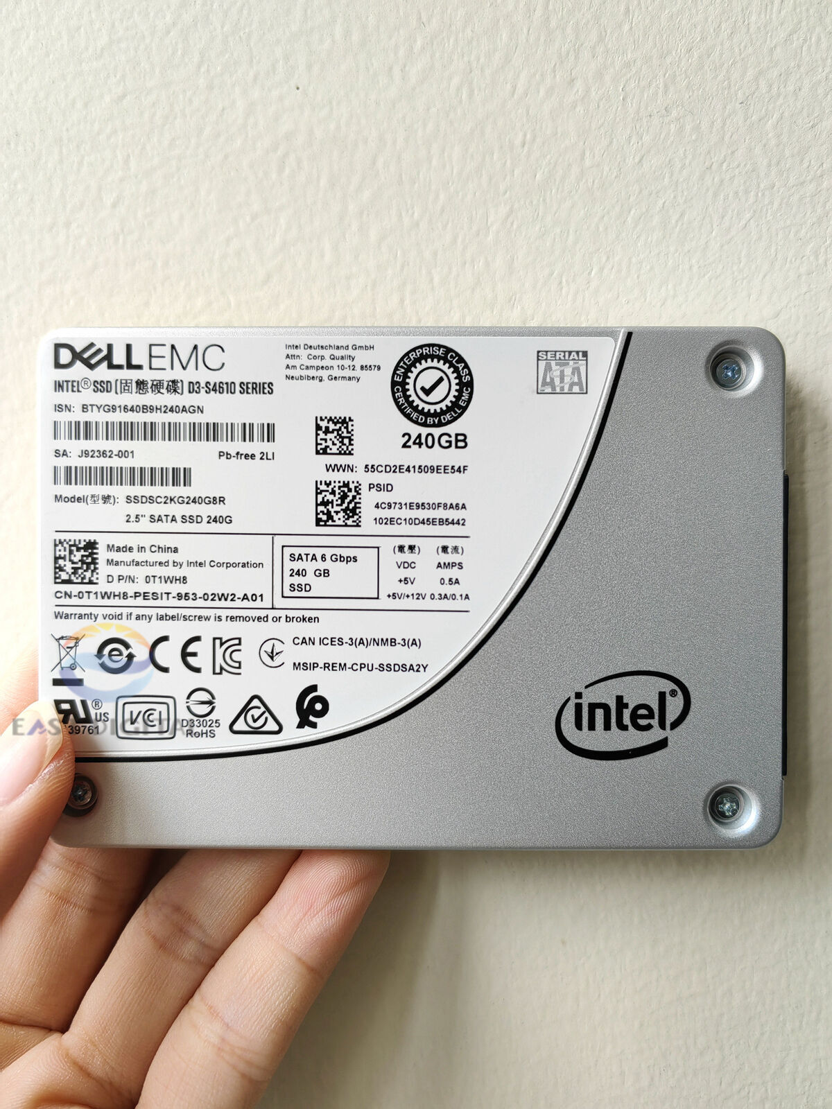Dell EMC 0T1WH8 Intel S4610 240GB SSDSC2KG240G8R SATA 2.5" 6G Solid State Drive