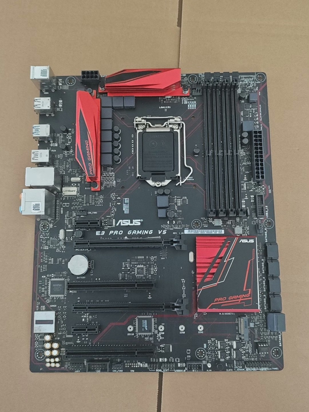 Asus E3 Pro Gaming V5 LGA1151 DDR4 ATX Motherboard Support Xeon E3 V5 6/7 th CPU