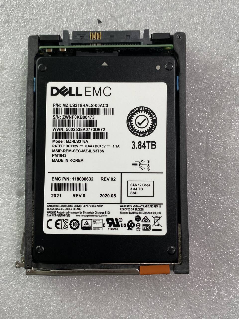 DELL EMC MZILS3T8HALS-00AC3 118000632 3.84TB 2.5'' SAS 12Gbps SSD MZ-ILT3T8A