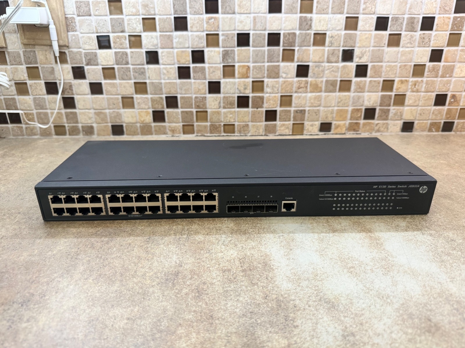 HP JG932A 5130-24G-4SFP+ EI 24-port Gigabit 4-port SFP+ Network Switch