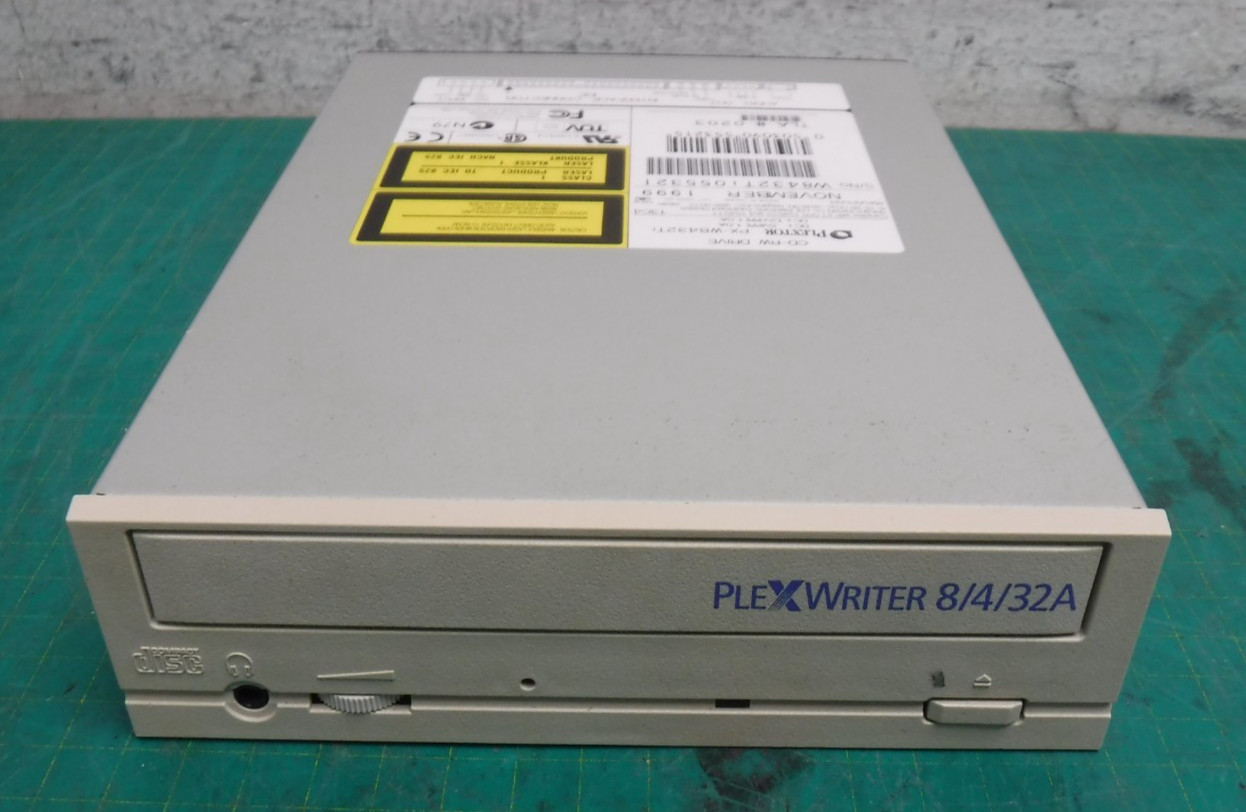 Plextor PlexWriter PX‑W8432Ti 8/4/32A CD‑RW Drive