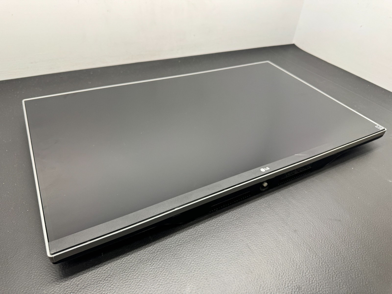 LG 27UD68P-B 3840 x 2160 Monitor HDMI DP - No Stand - Tested NOAC *READ*