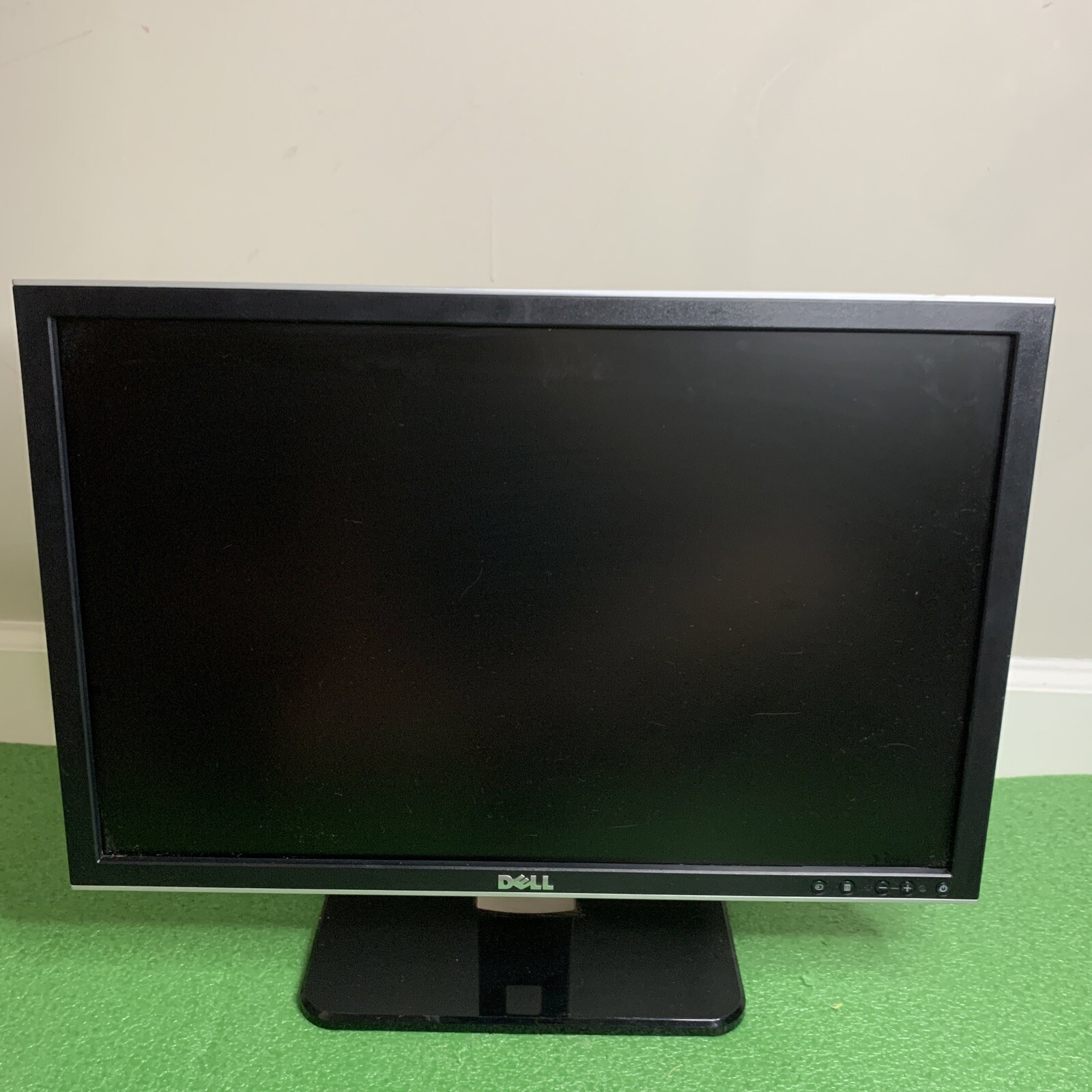 Dell UltraSharp 2208WFPT 22" Wide LCD Monitor  VGA &  With Stand