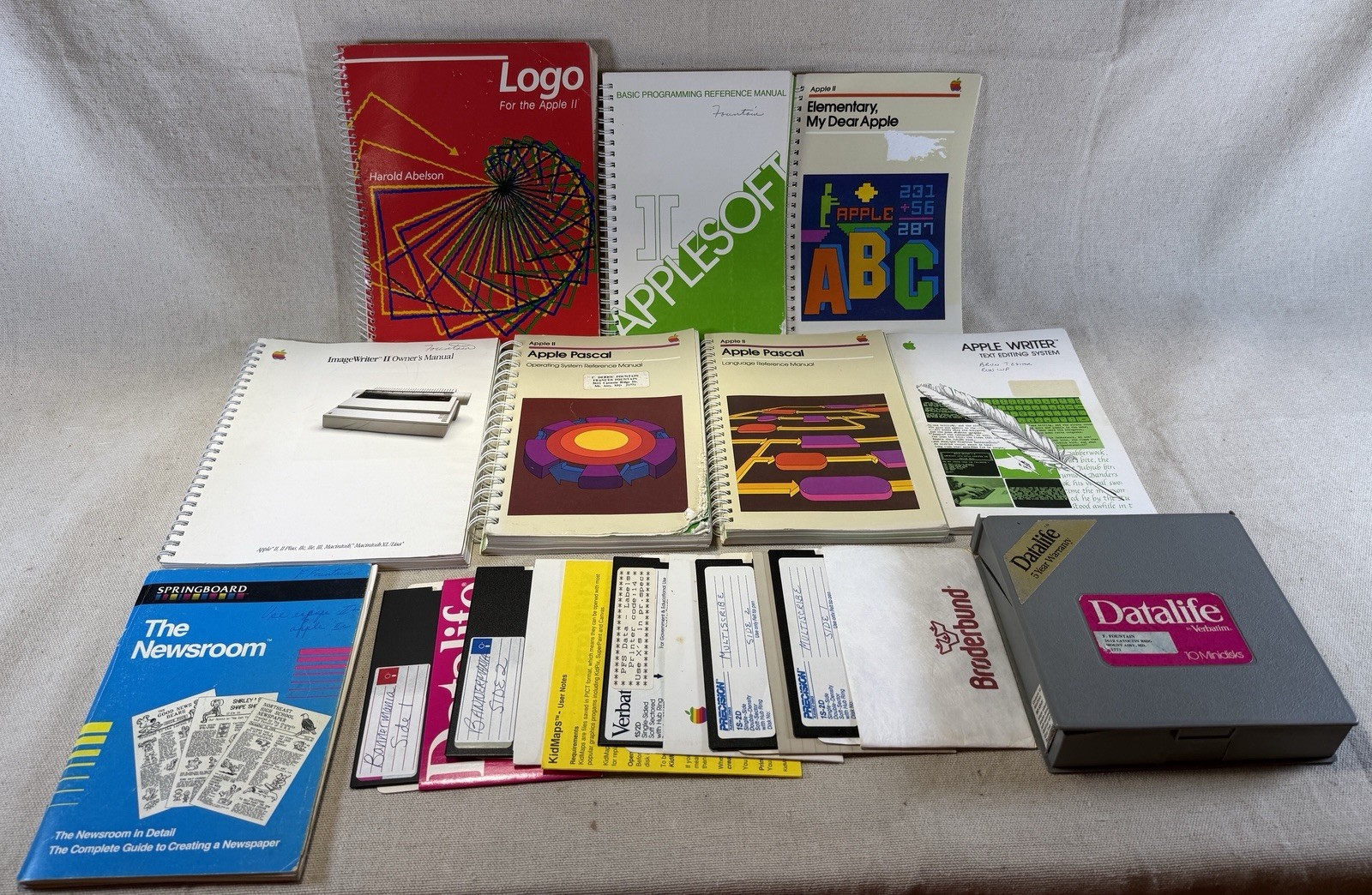 Vintage Lot Apple II Macintosh Manuals Guides Software Pascal Logo More