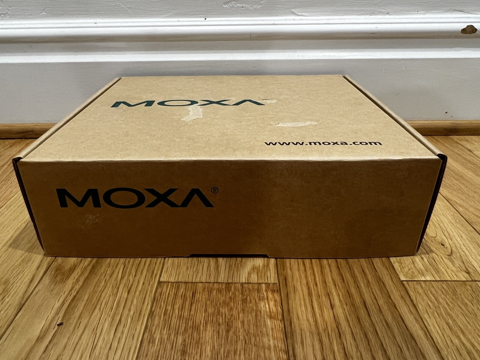 MOXA UPort 200 Series UPort 204 Industrial 4-Ports Entry-level USB Hub *OPEN BOX