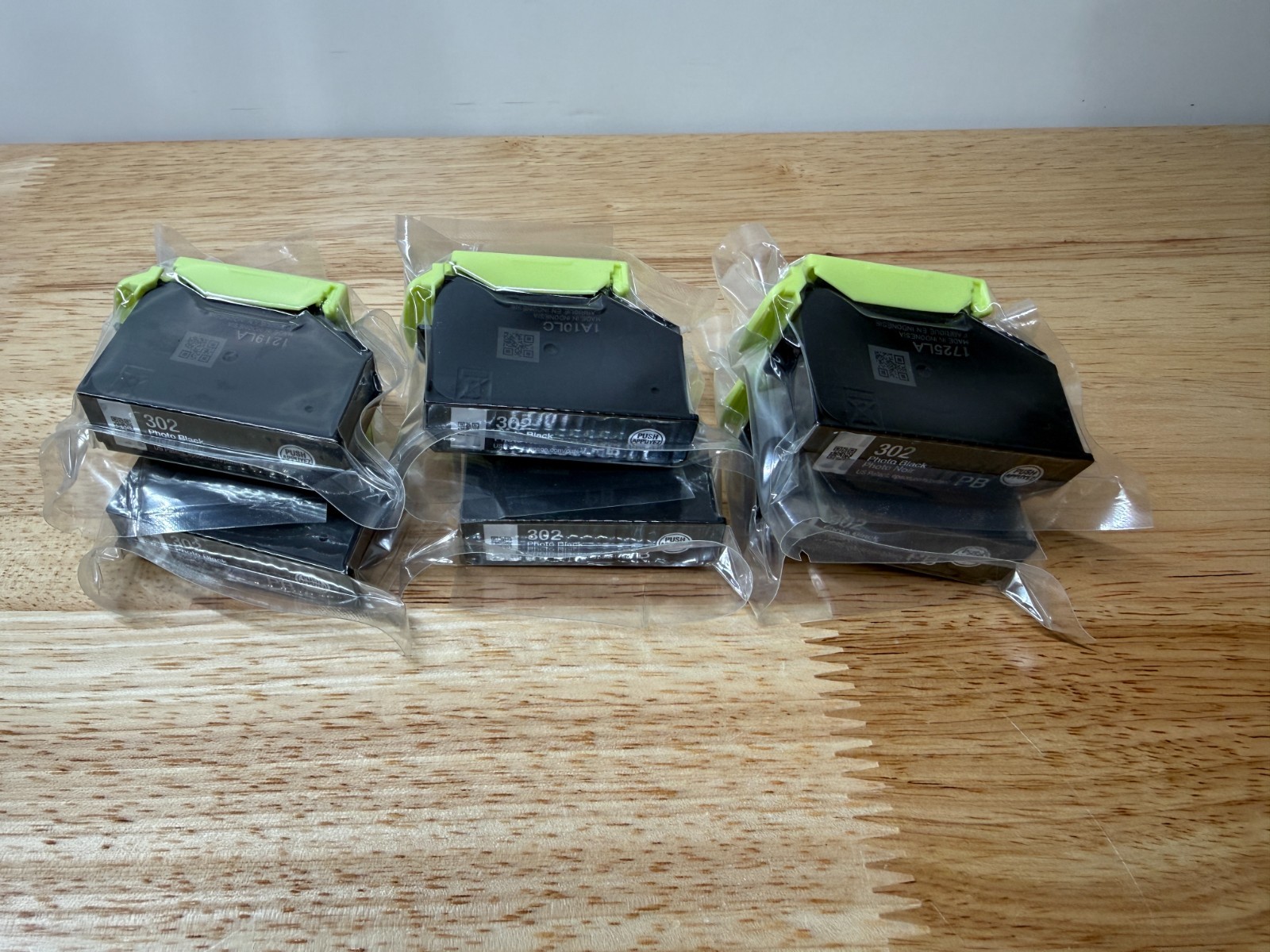 Lot 6 Genuine OEM Epson 302 Photo Black Ink Cartridges