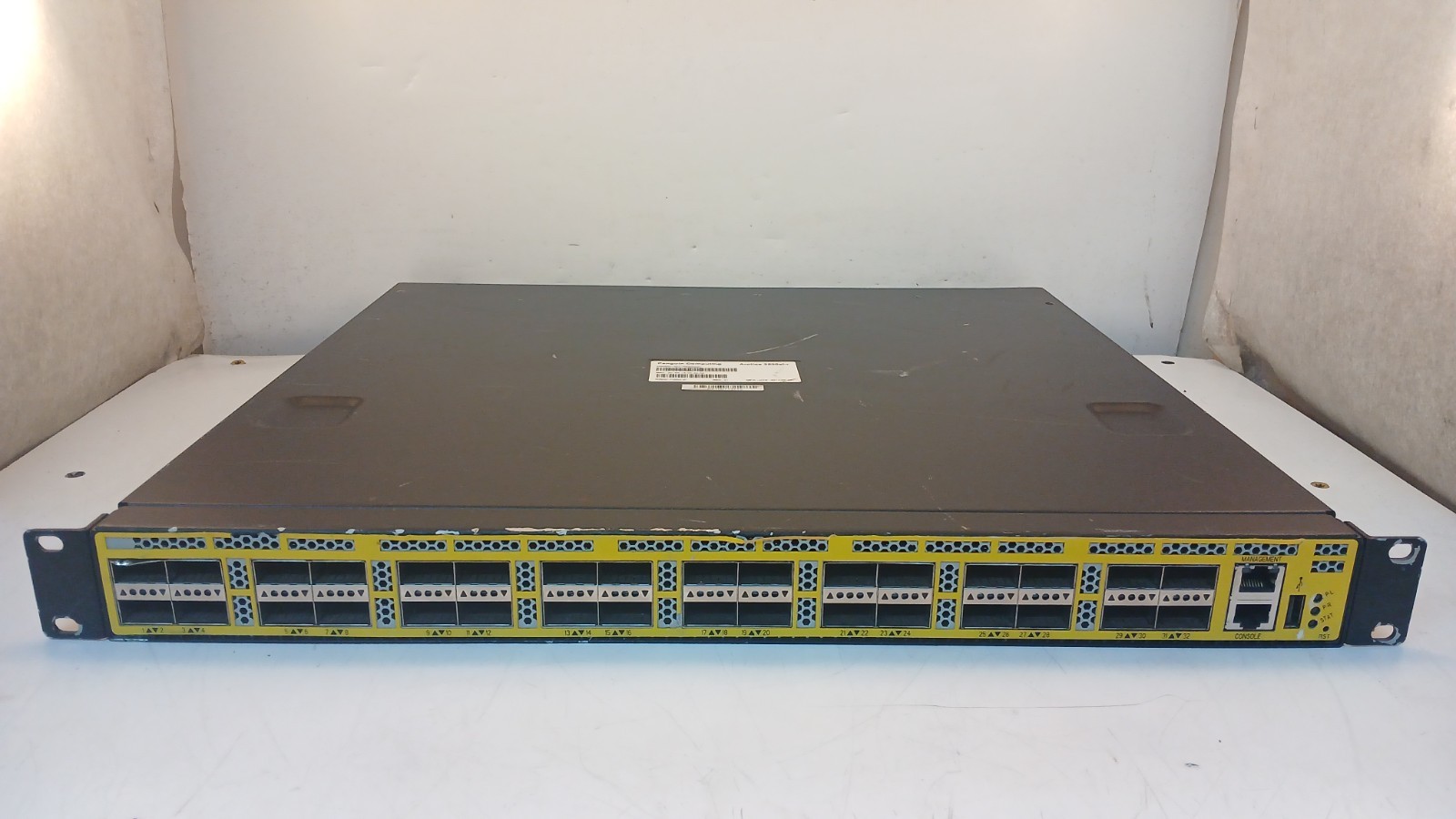 Penguin Computing Arctica 3200xl-r 32-Port Network Switch *Powers on* *UNTESTED*