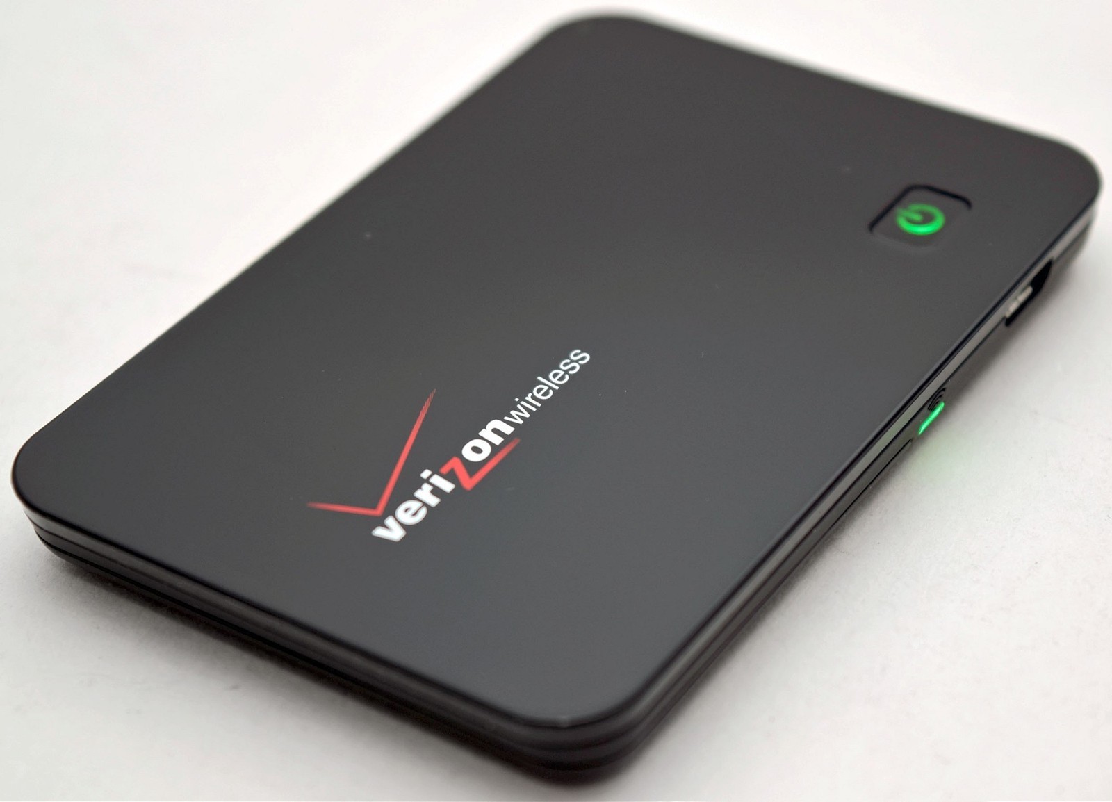 Novatel Verizon Wireless MiFi 2200 3G WiFi No-Contract Intelligent Hotspot Modem