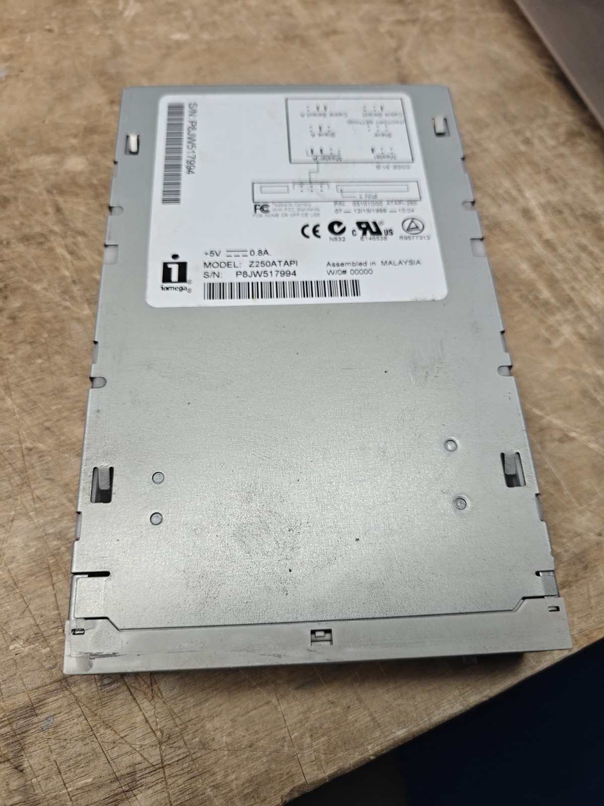 Iomega Z250ATAPI 250MB Zip Disk Drive