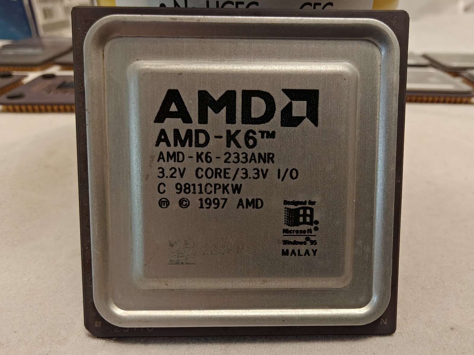 AMD K6-233ANR 233MHz Socket 7 Ceramic Gold CPU Processor C9811CPKW Vintage