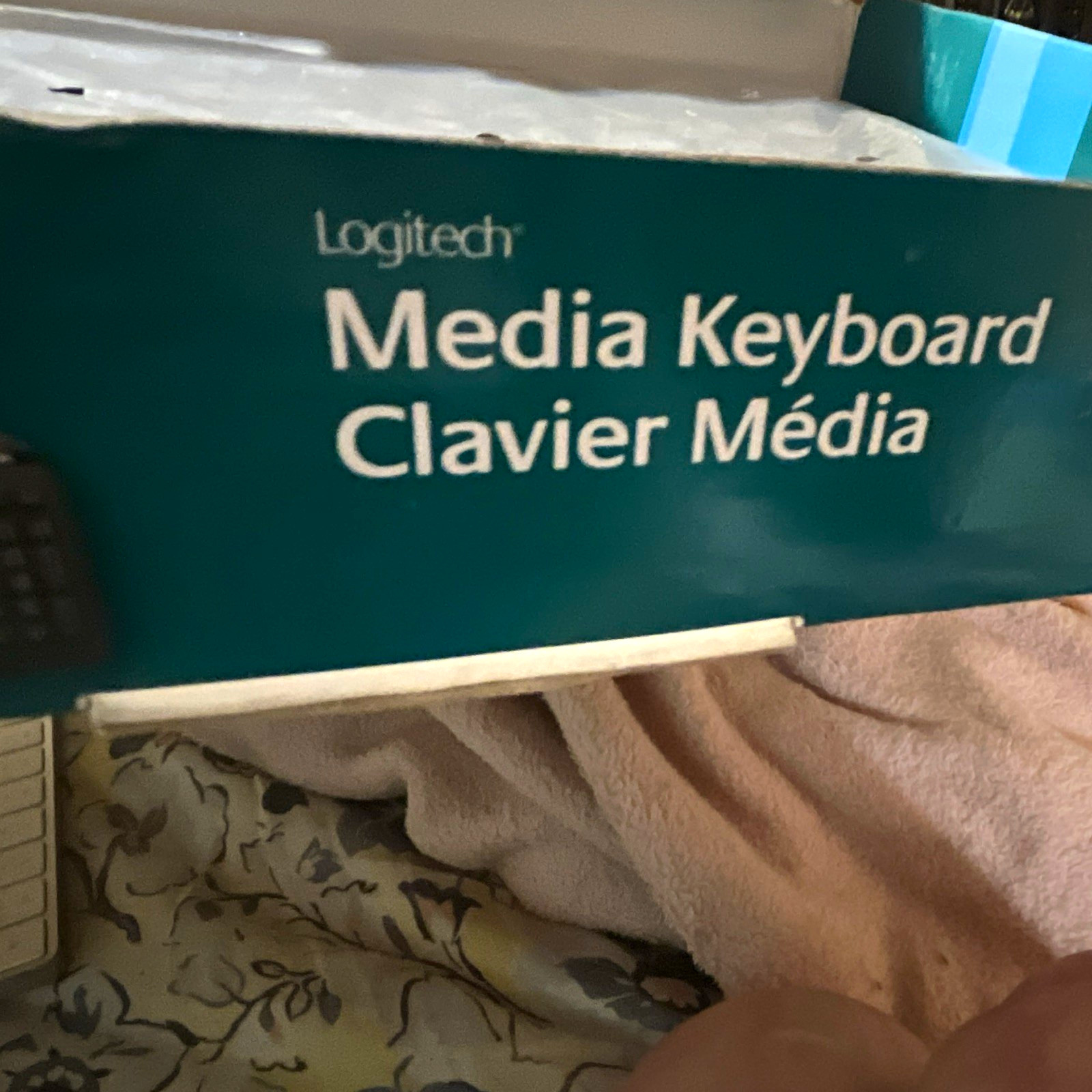 Logitech Media Keyboard (Clavier Média) Wired PS/2 Connectivity