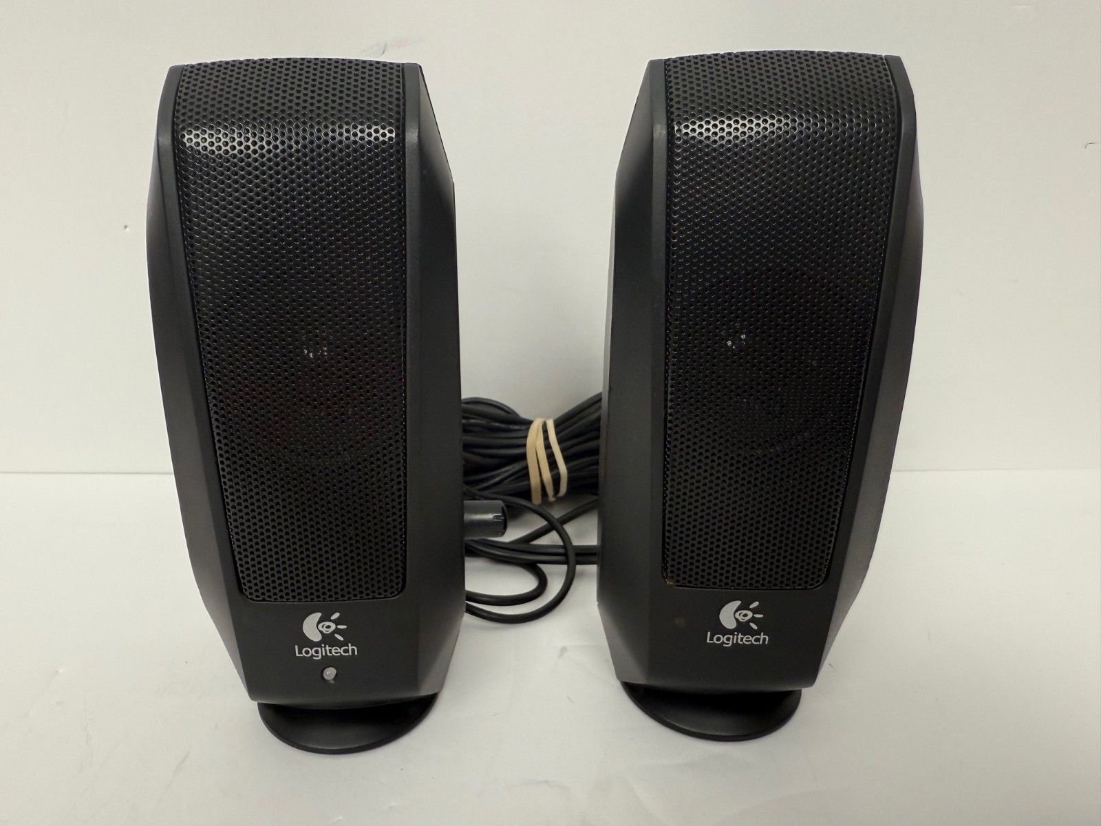 LOGITECH S120 BLACK SPEAKERS P/N 880-000065 M/N S-00026