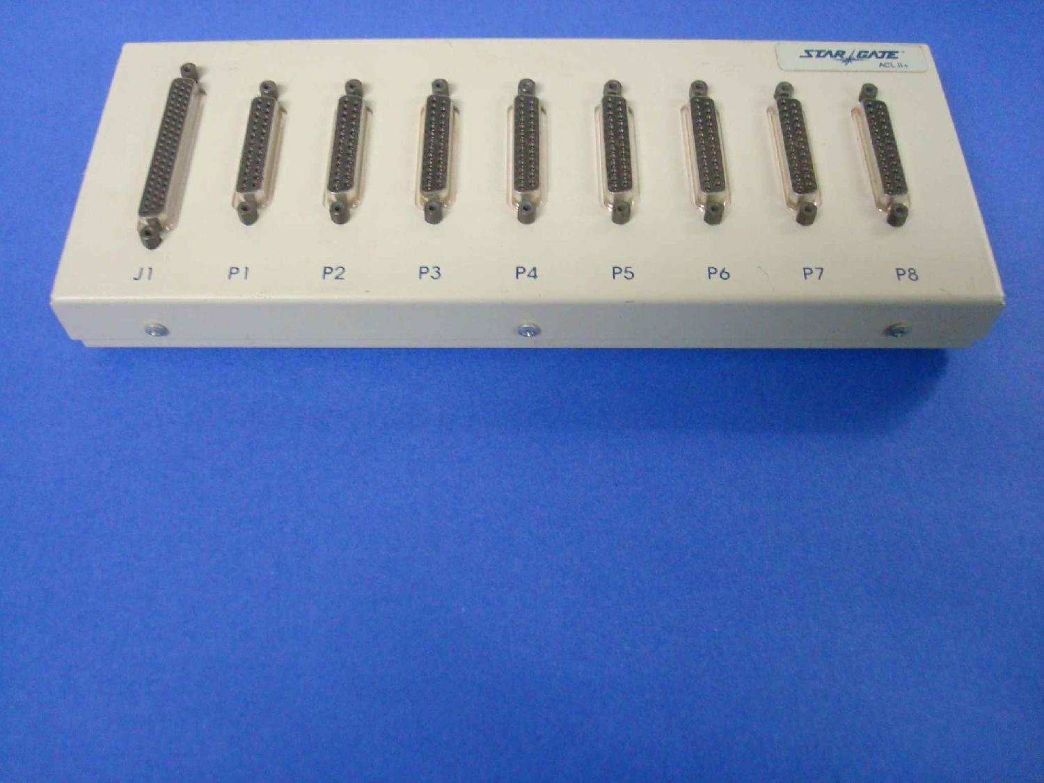 STARGATE 770172-03 8 Port Serial Distribution Box for Networking