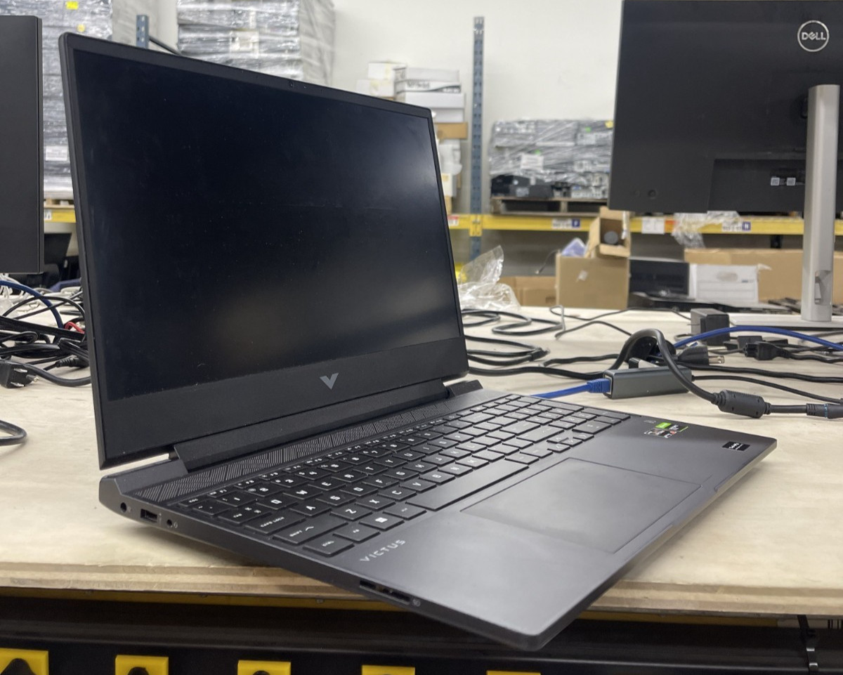 HP Victus 15-fb0121nr Gaming Ryzen 5 5600H 3.30GHz 8GB RAM 256GB SSD GTX 1650