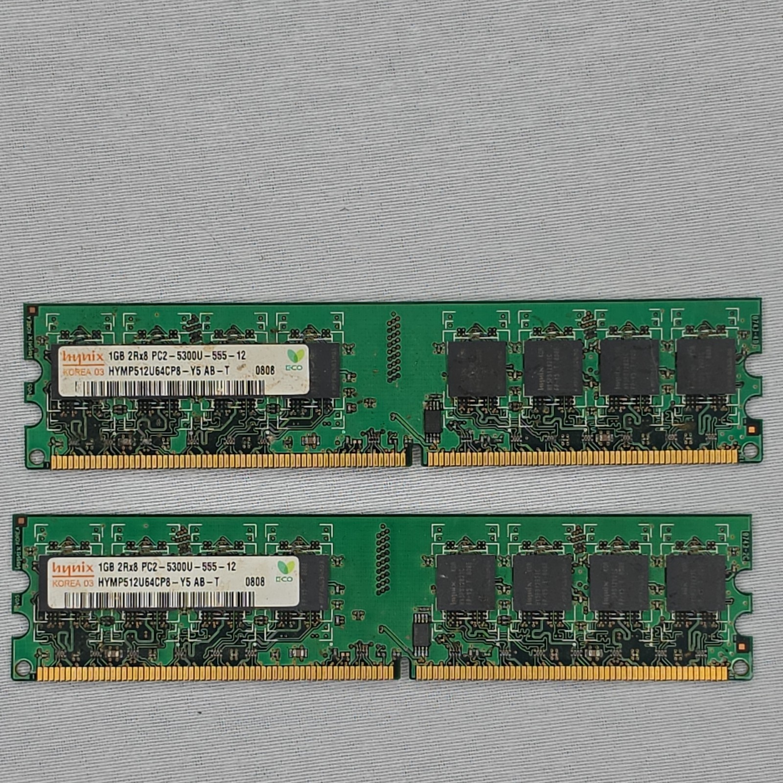 Hynix 2GB (2x1GB) DDR2 DIMM PC2-5300U 240-Pin Unbuffered HYMP512U64CP8-Y5