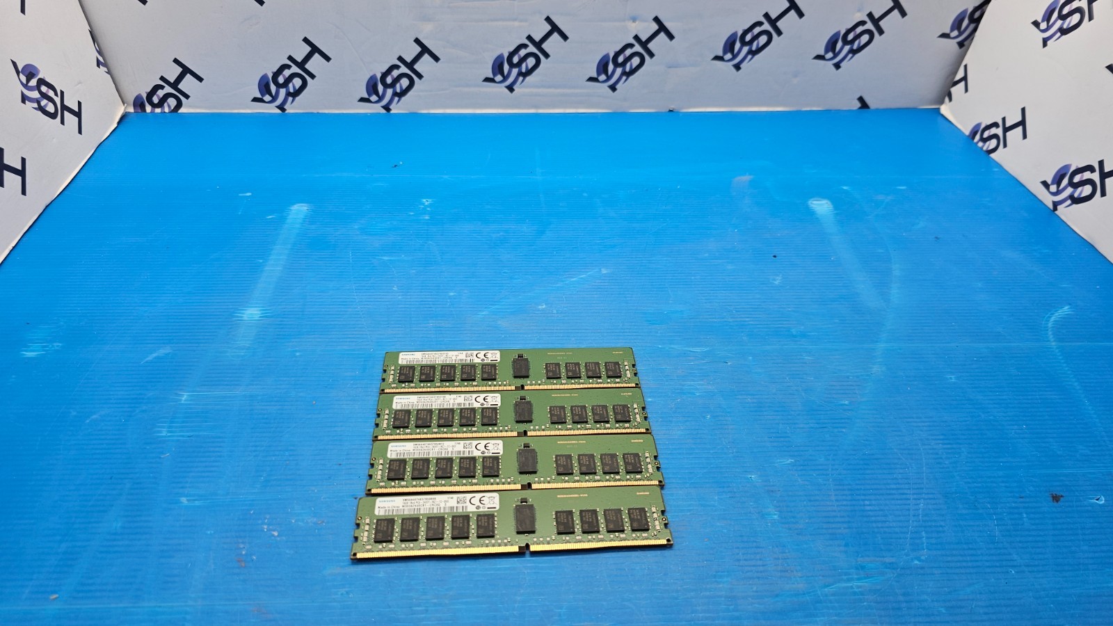 Samsung 16GB 1Rx4 PC4-2400T-RC1-11-DC0 Server RAM M393A2K40CB1-CRC0Q Lot of 4