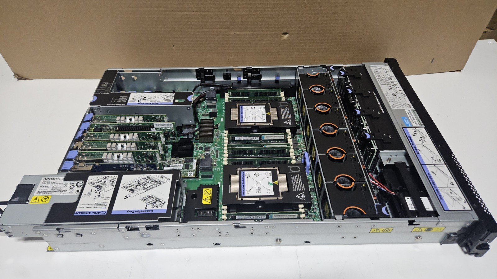 IBM LENOVO X3750 M4, 8753-AC 8x 2.5′′ (8x 8GB) 64GB, 2x 1400W PSU, 2x E5-4650V2