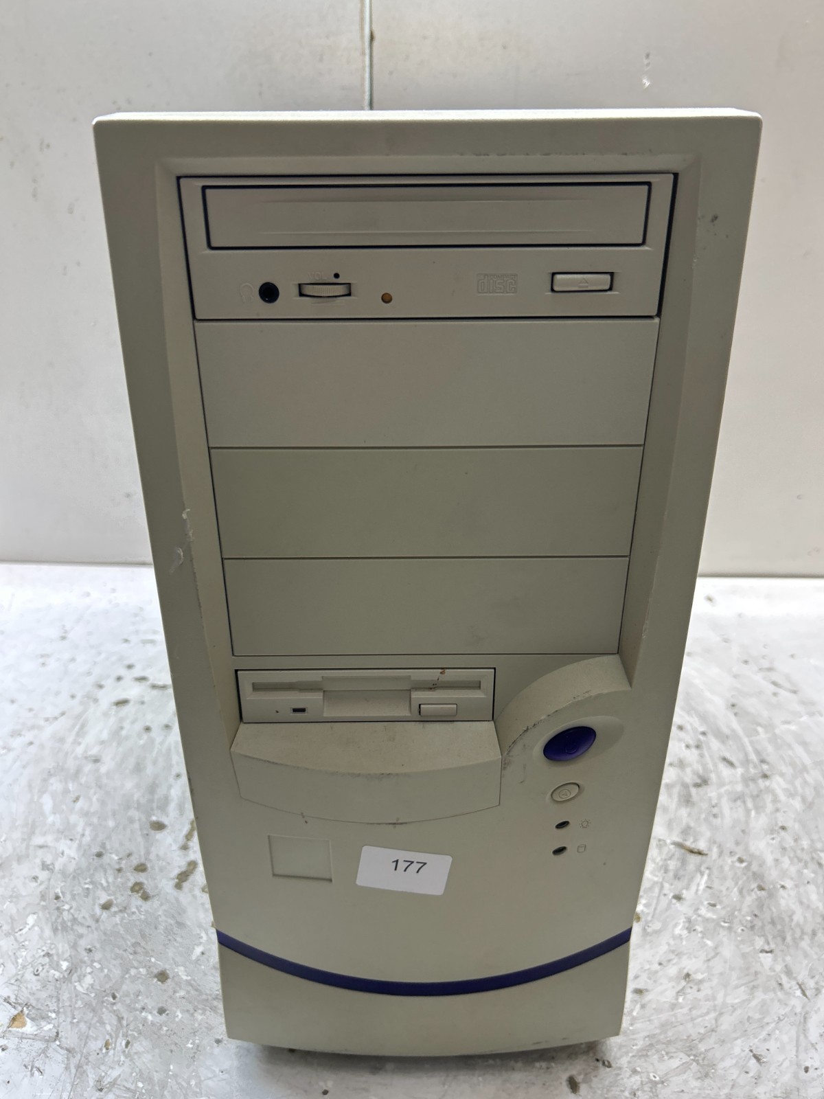 Vintage Retro Beige ATX Desktop Computer Sleeper Case