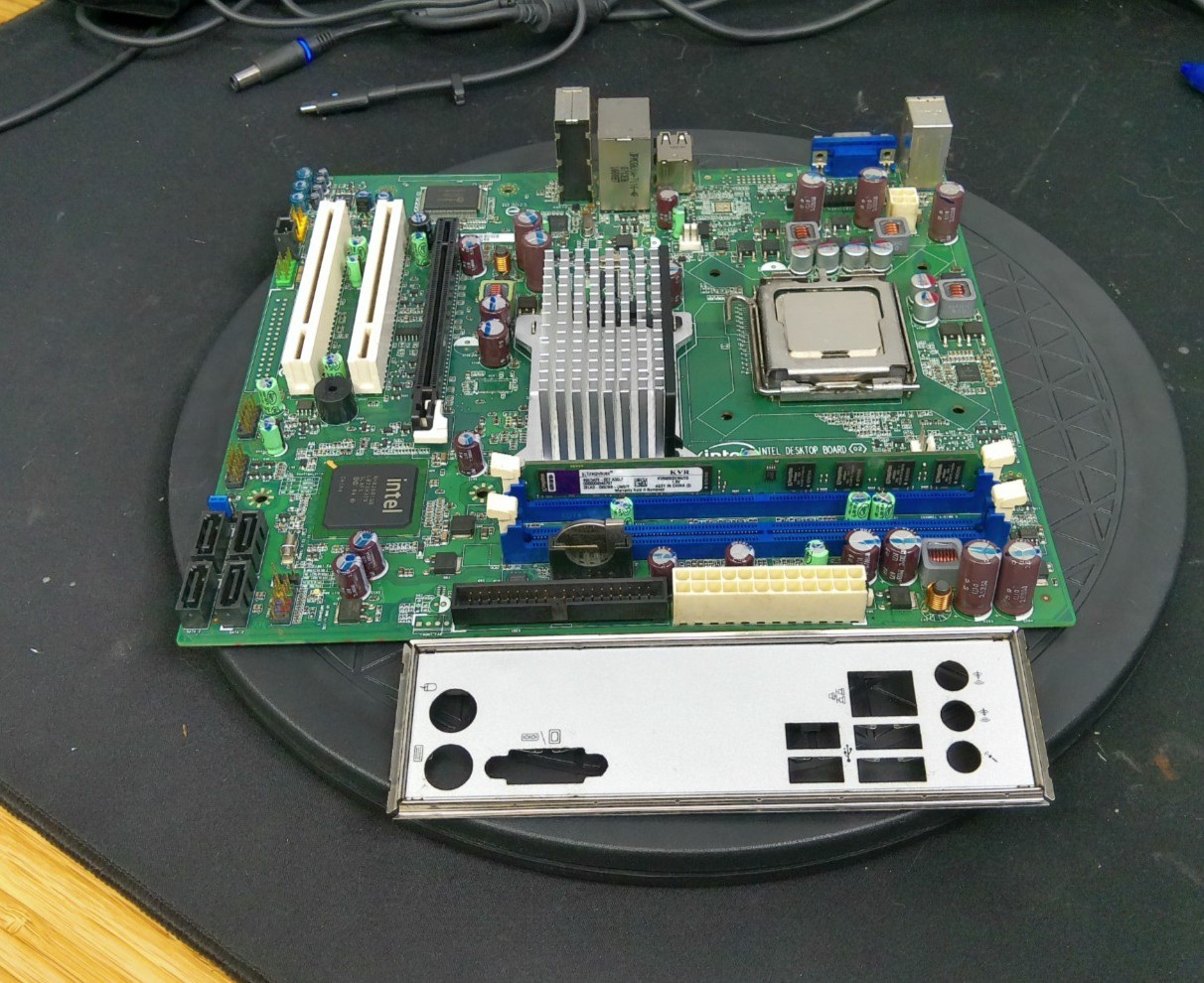 Intel Desktop Board DG41RQ, E54511-205 W/ Intel SLGTK CPU, RAM & I/O Shield
