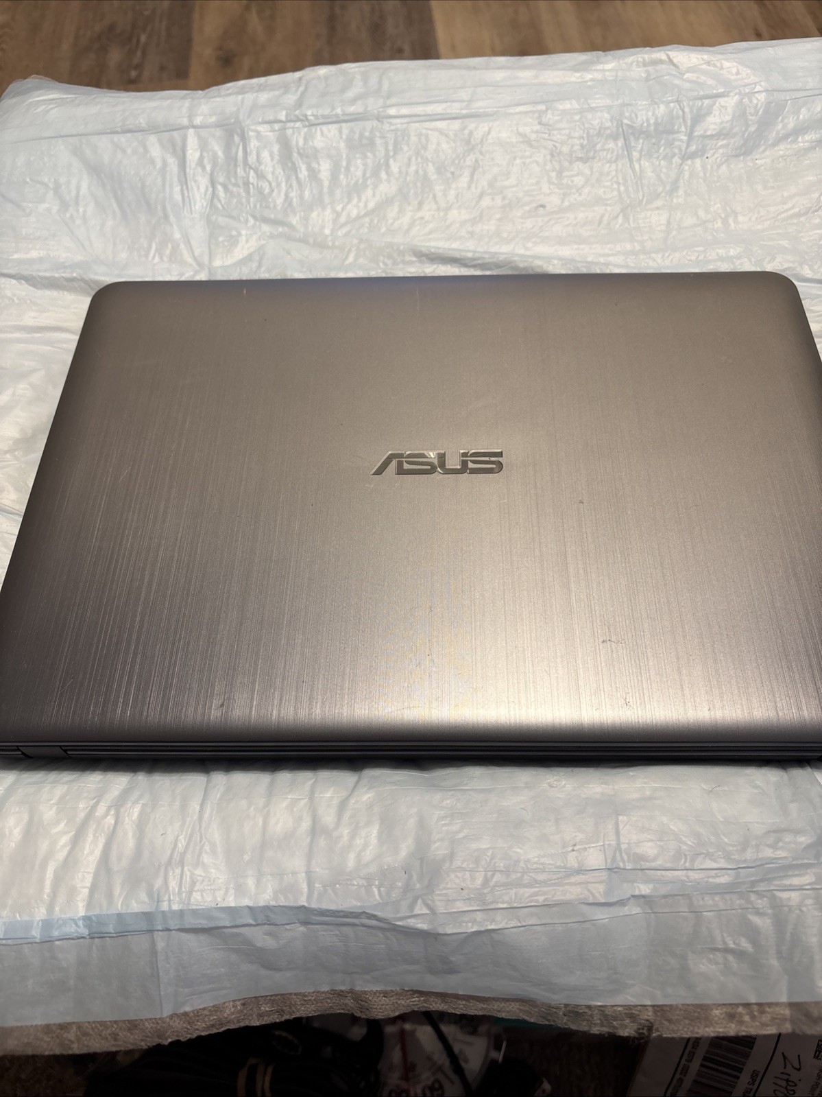 ASUS VivoBook Max X441BA 14" AMD A6 4GB 500GB Laptop W/ Charger Windows10 *READ*