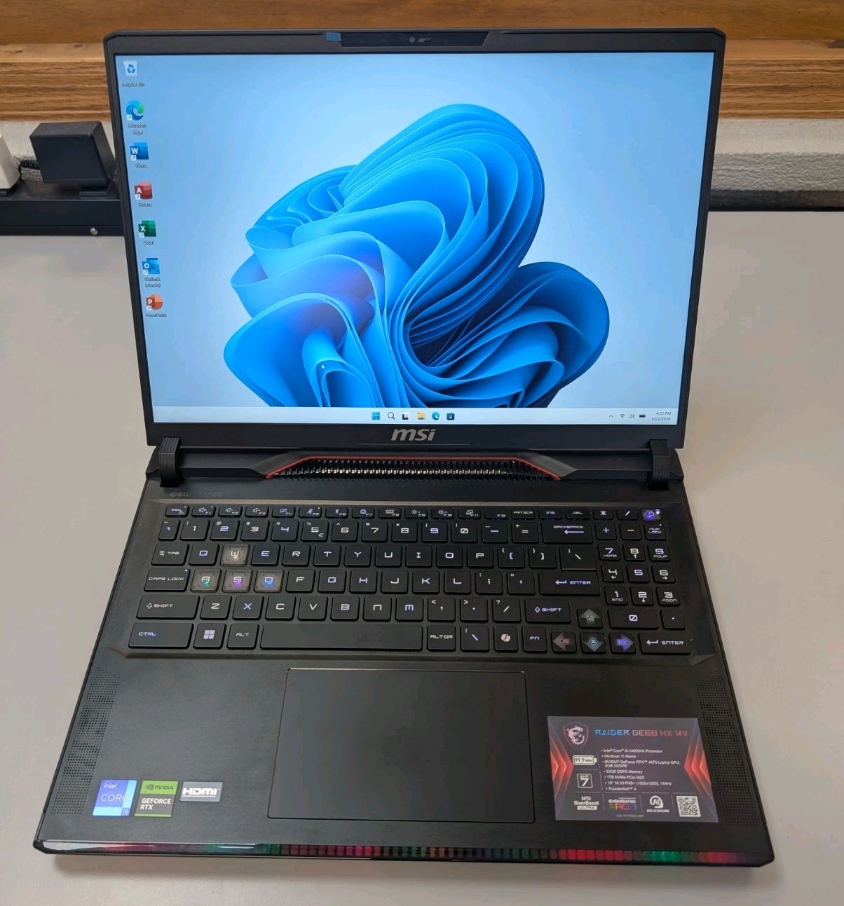 MSI Raider GE68 HX 14V 16" i9-14900HX RTX 4070 32GB 1TB Gaming Laptop  LOW HOURS