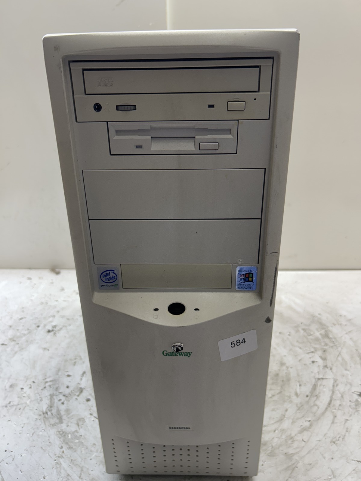 Gateway Essential 450 Intel Pentium III 450MHz 64MB NO HDD