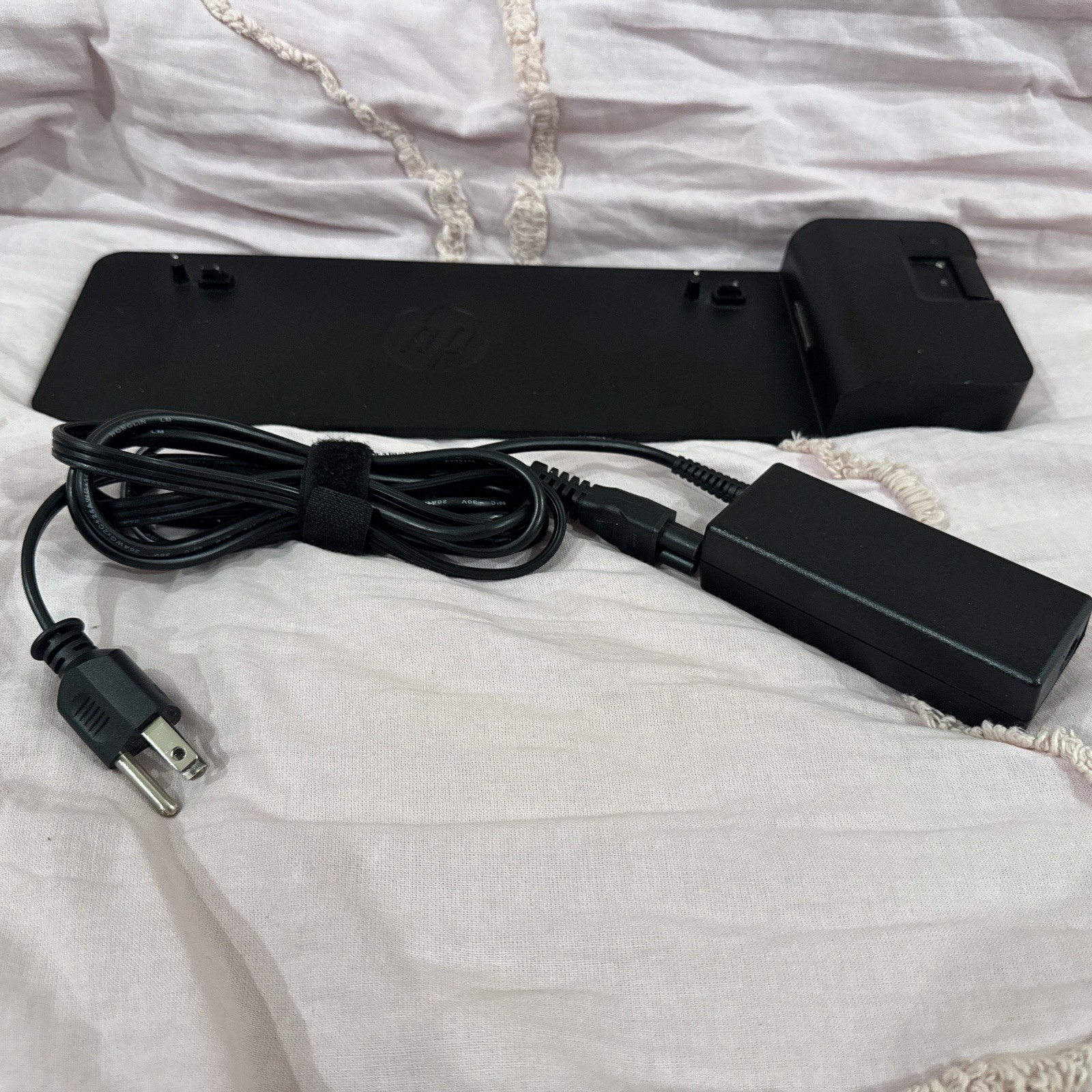 HP 2013 UltraSlim Docking Station Model HSTNN-ix10