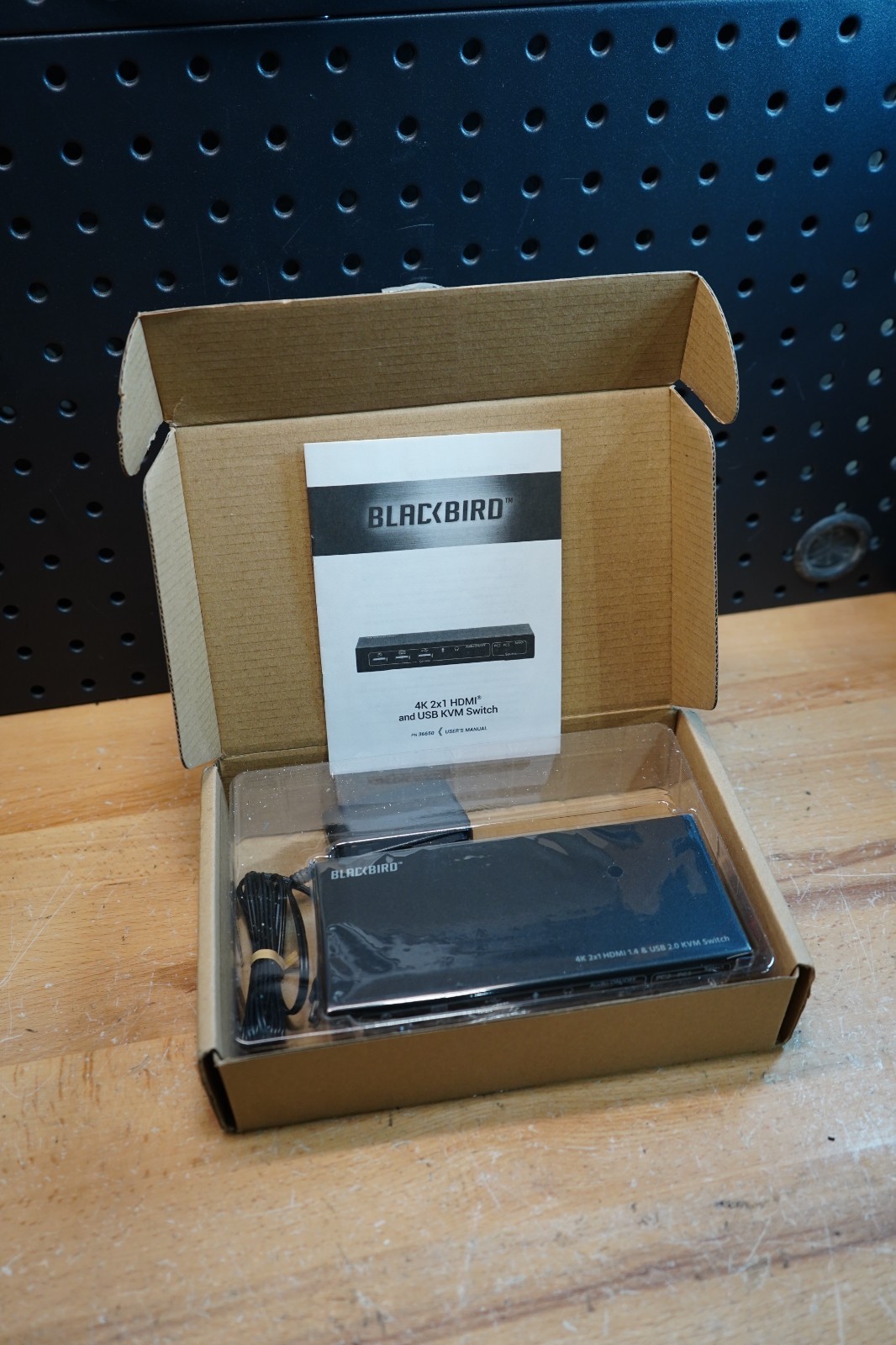 (L) Monoprice Blackbird 4K 2x1 HDMI 1.4 & USB 2.0 KVM Switch 36650 in Box