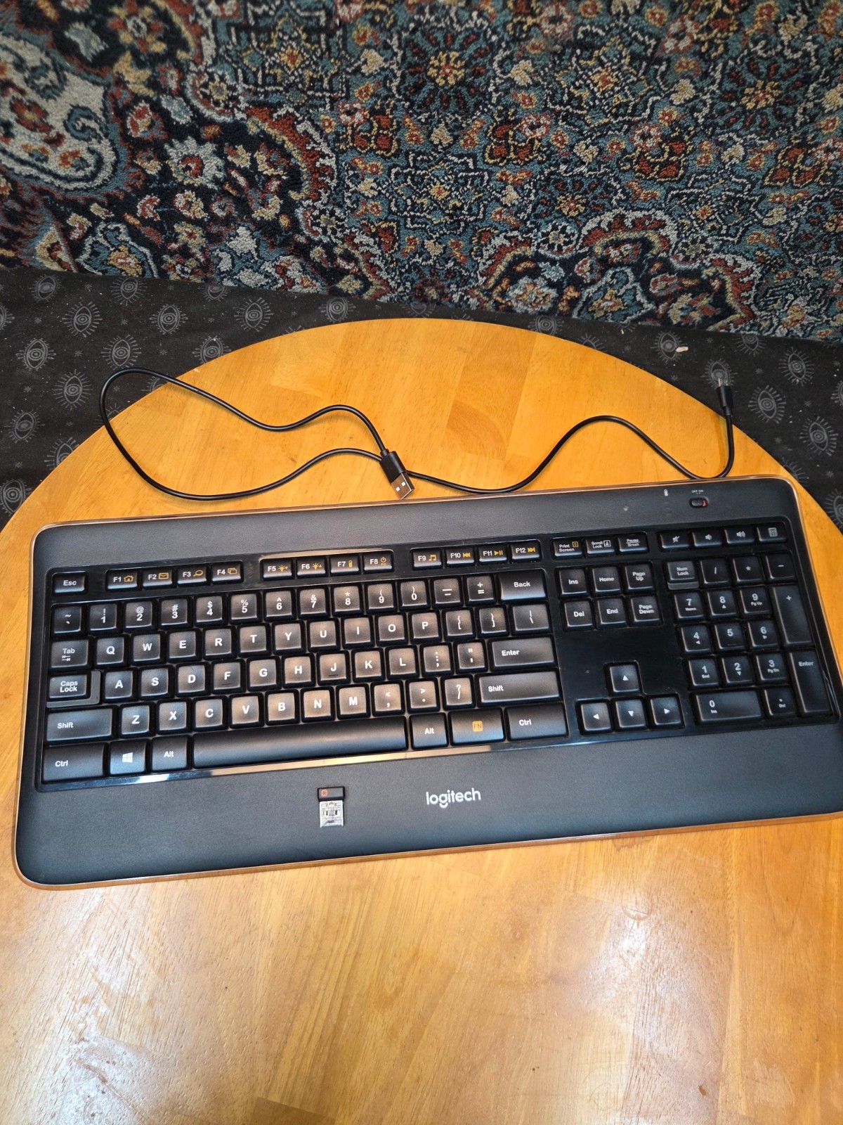 Logitech K800 Wireless Illuminated Backlit Keyboard w/ Unifying Receiver Tested