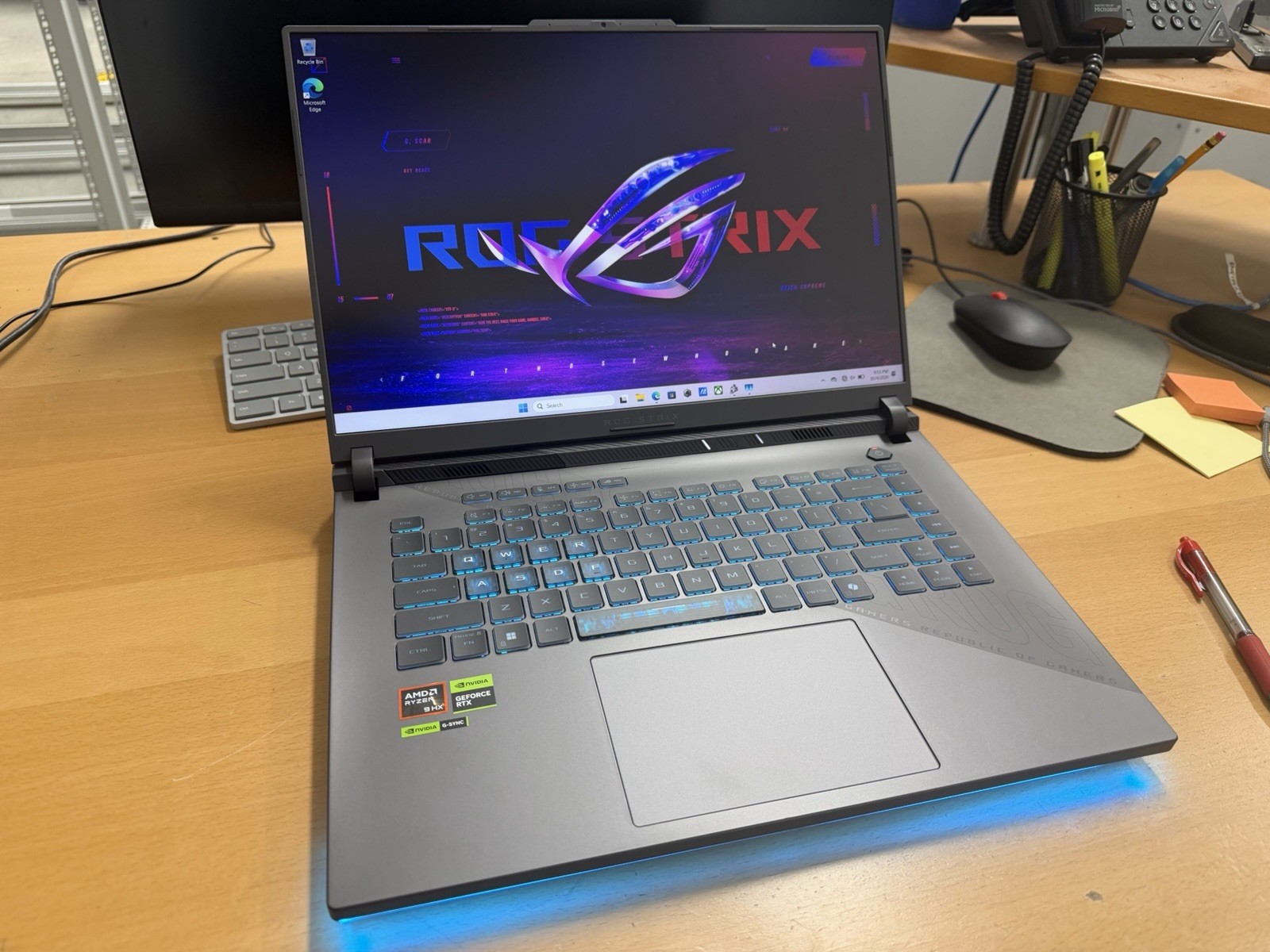 ASUS ROG Strix G16 AMD Ryzen 9 9955HX RTX 5060 16GB RAM 1TB SSD G614FM-WS94-D