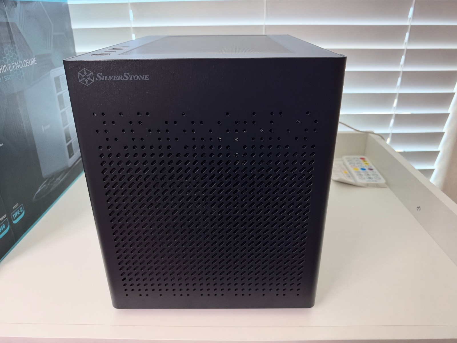 Steam Machine Alt. Ryzen 7 7745HX 32GB RAM 2TB SSD RX 9060 XT 16GB SteamOS